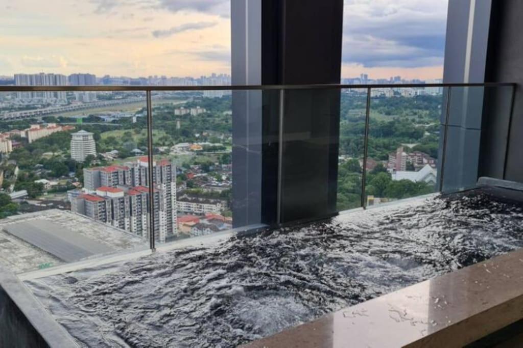 The Stylish 1BR With Gorgeous Infinity pool