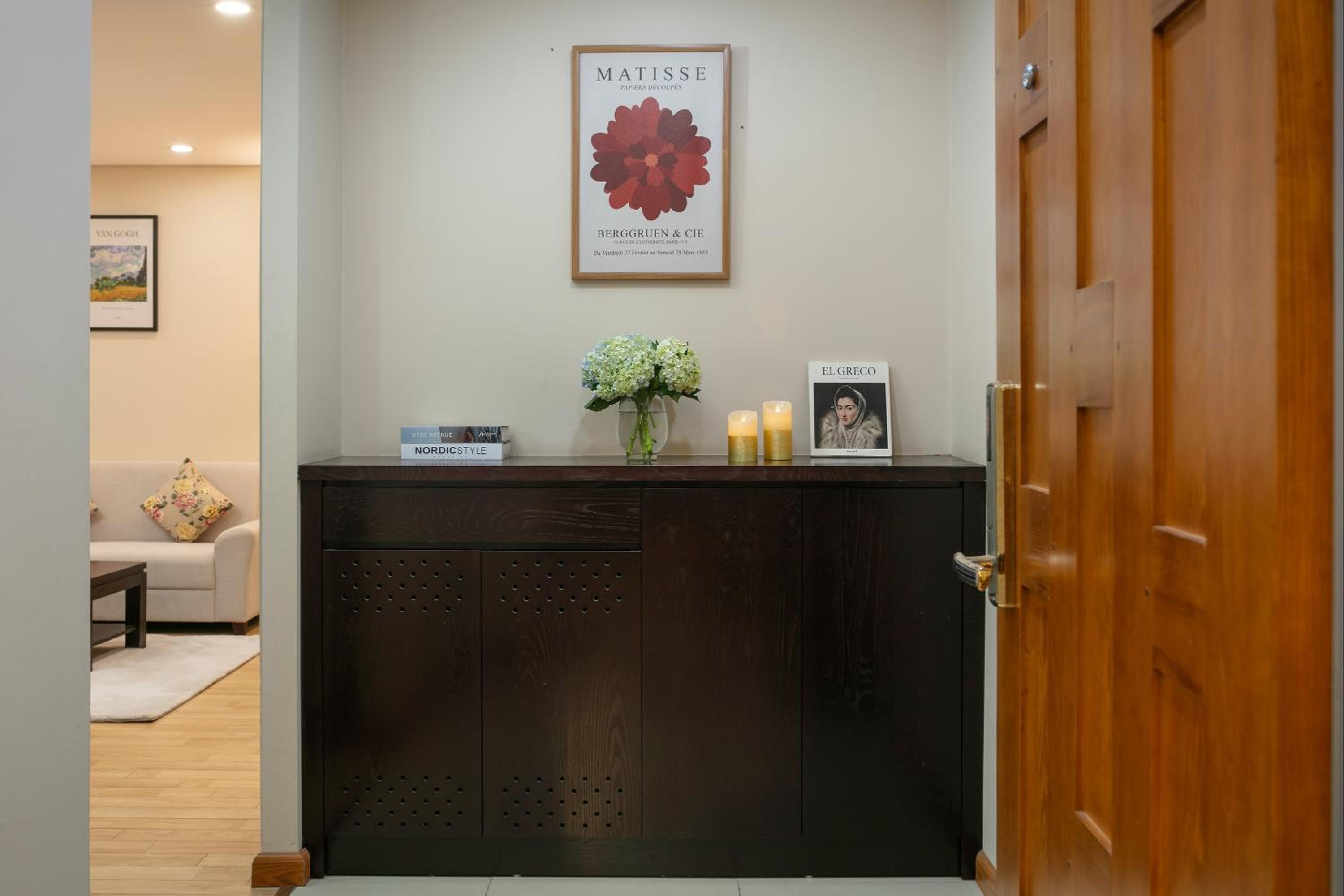 HB Serviced Apartment - 121B Quan Hoa