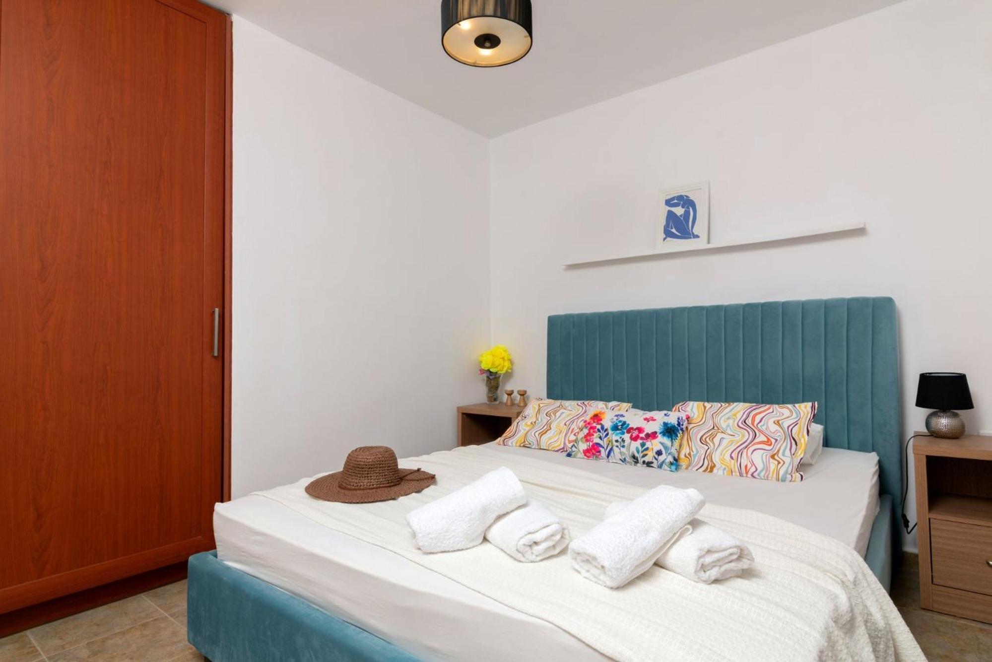 Niki's Beach House photo 3