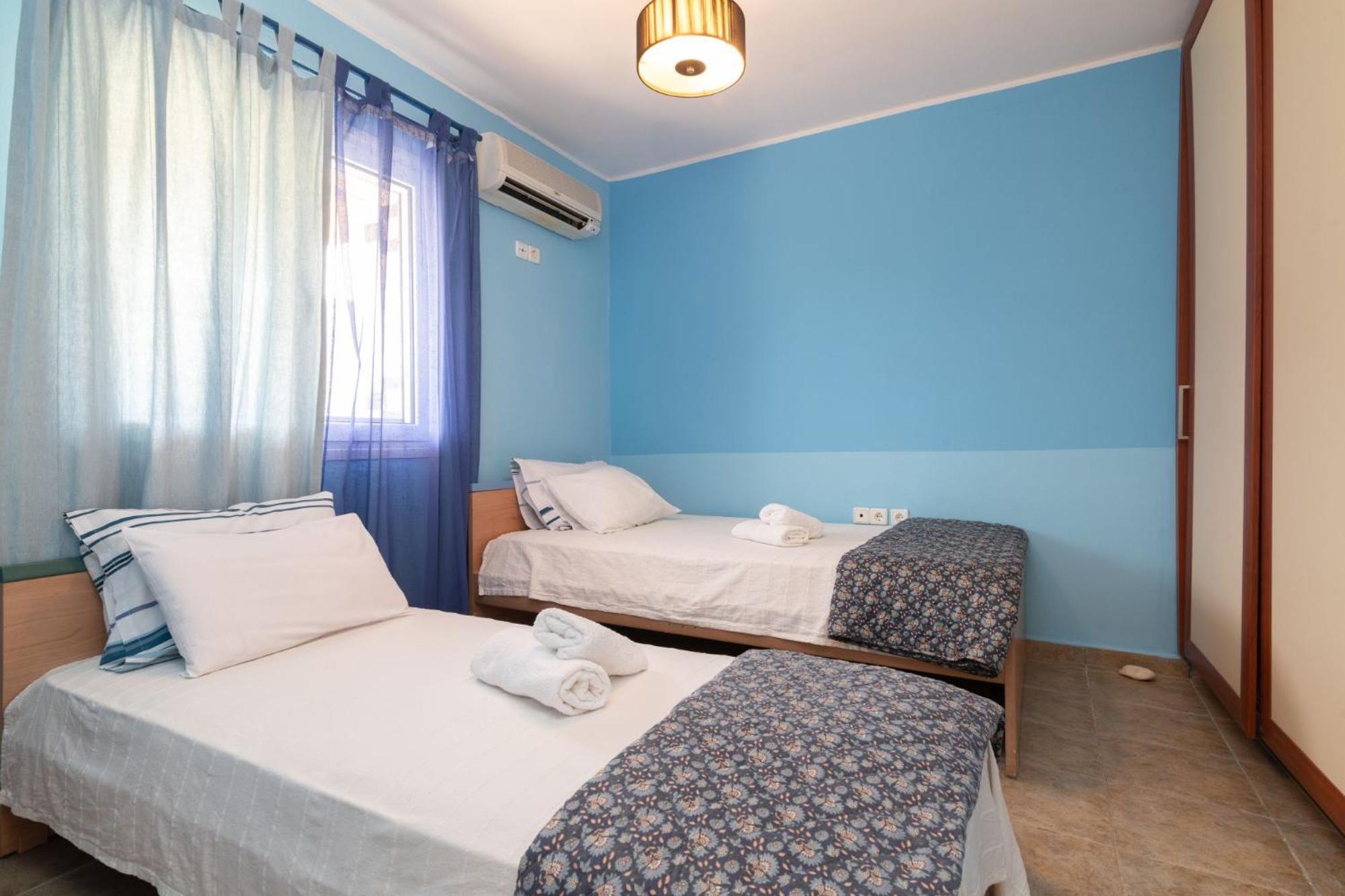 Niki's Beach House photo 4