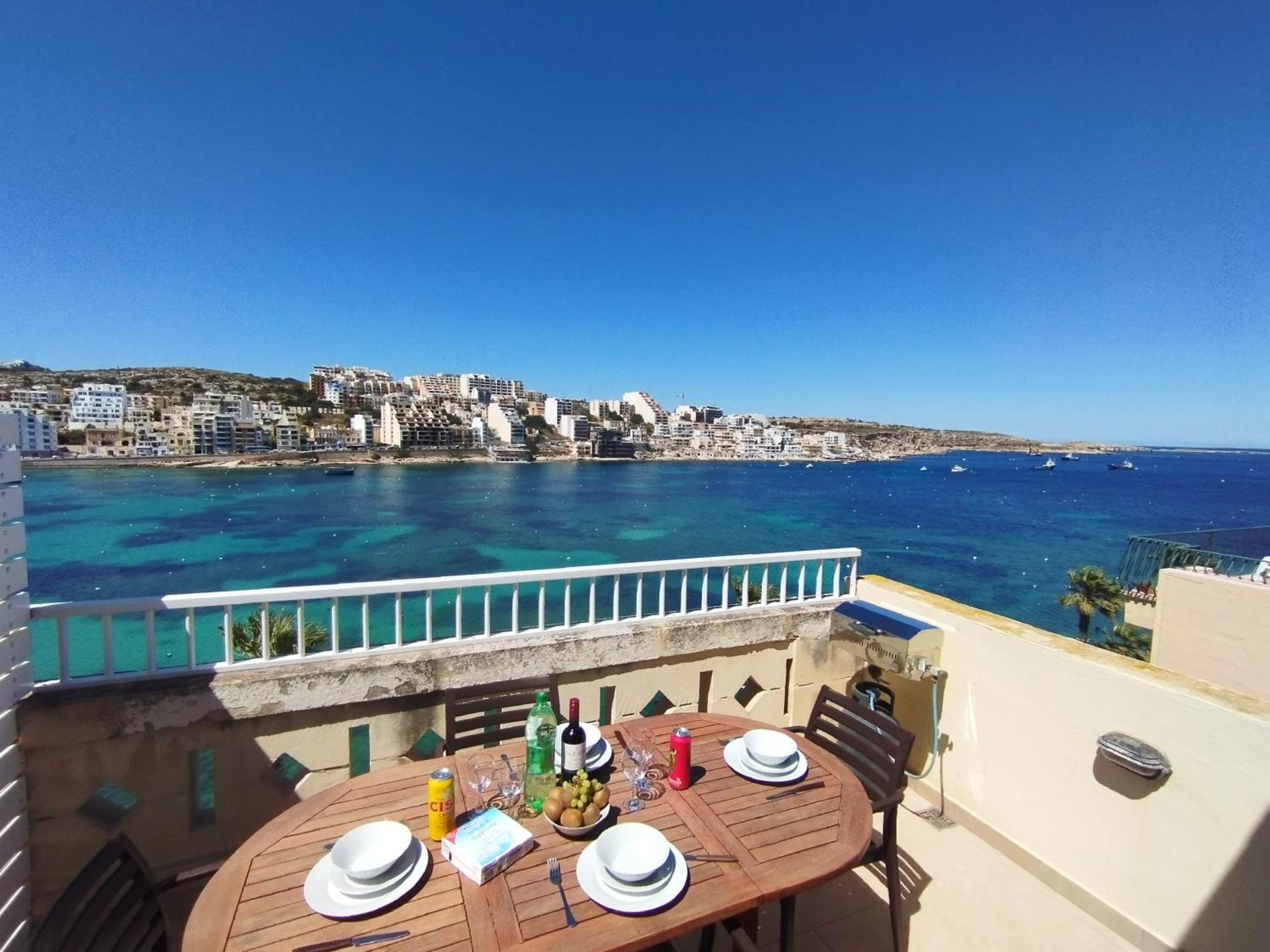 Blue Harbour Seafront with large terrace with panoramic sea views - by Getawaysmalta, photo 21