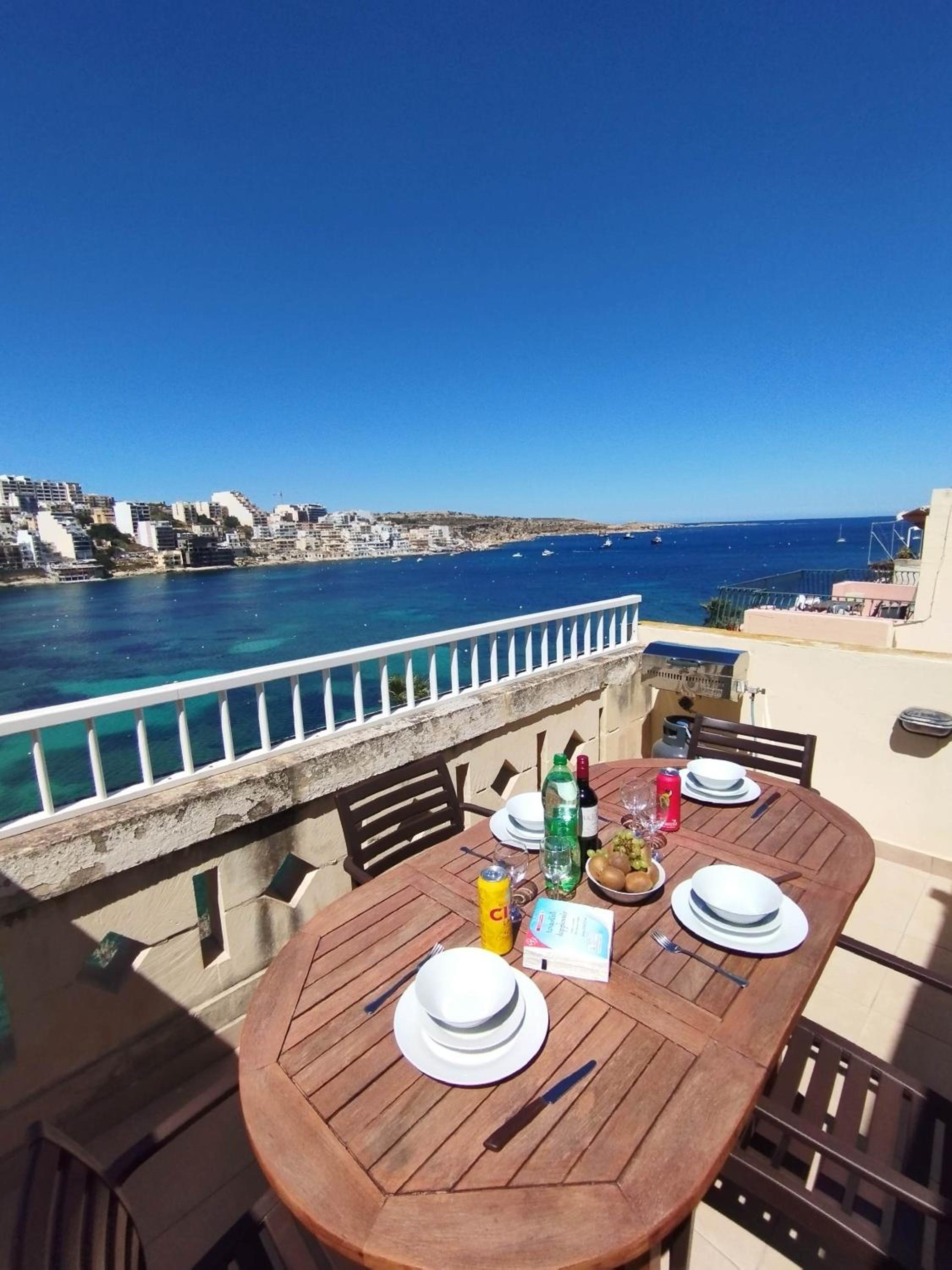 Blue Harbour Seafront with large terrace with panoramic sea views - by Getawaysmalta, photo 3