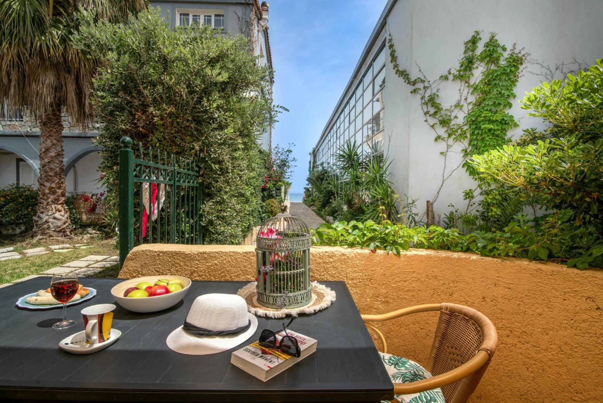 Niki's Beach House photo 5