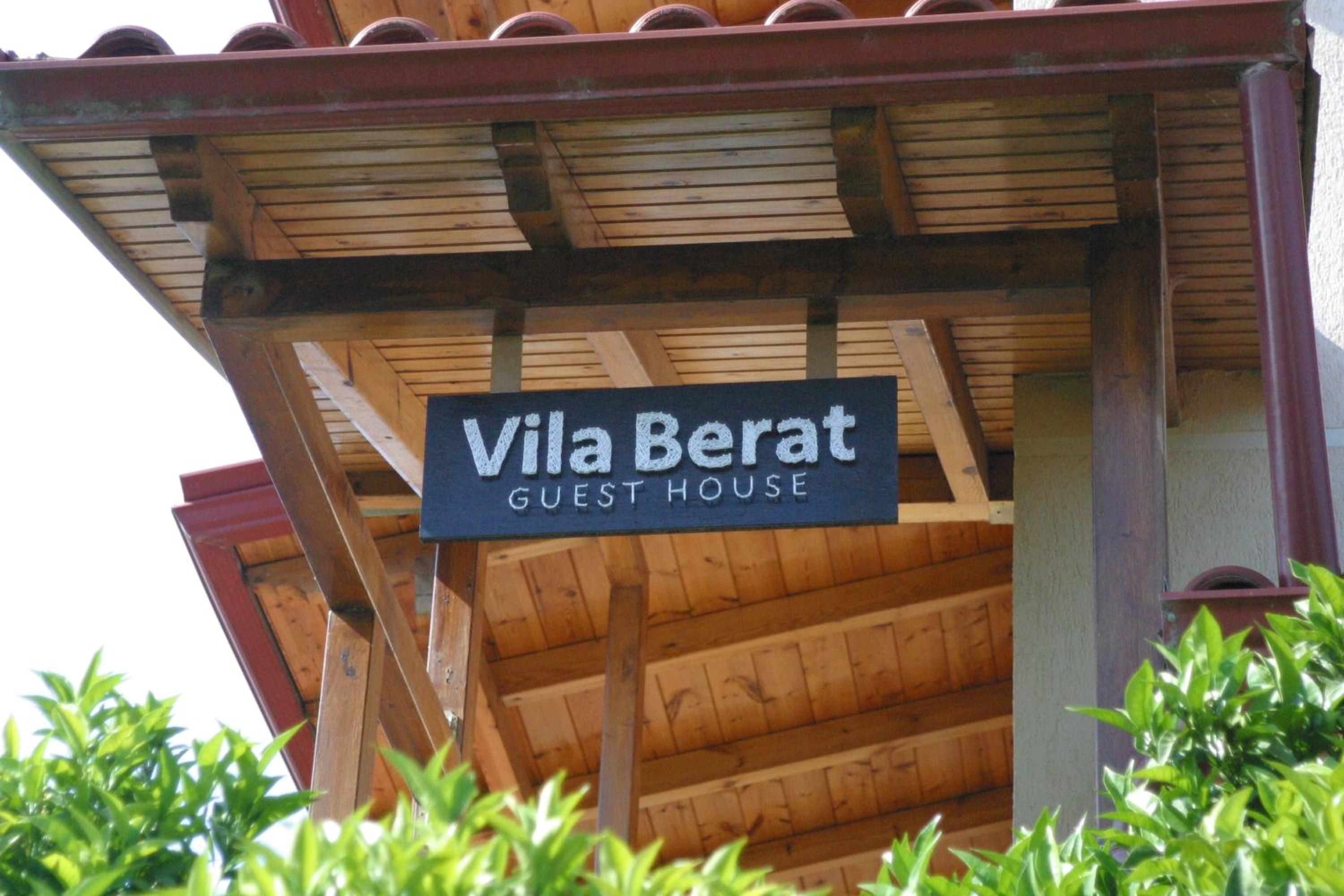 Villa Berat - View of Berat Castle & Traditional Breakfast