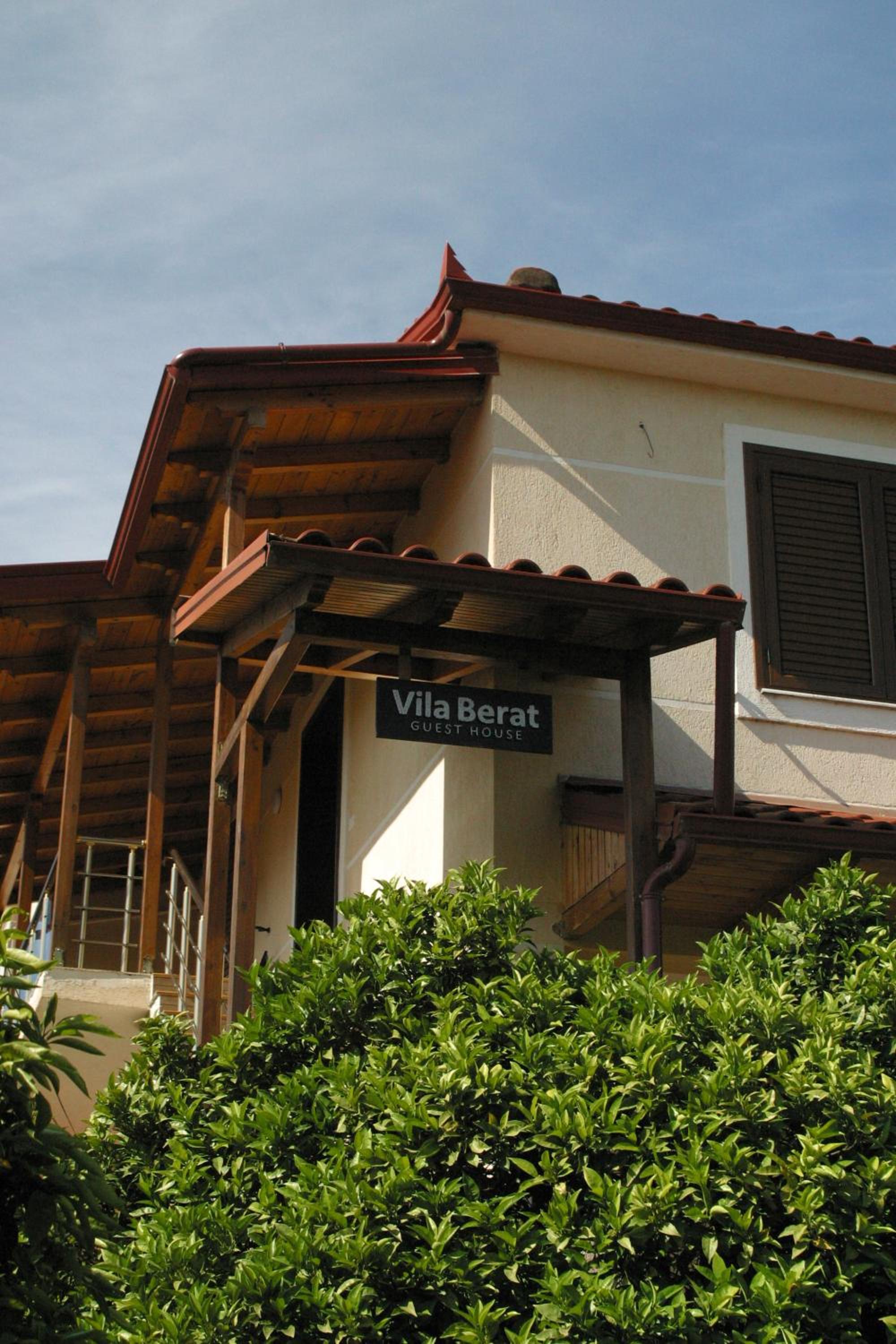 Villa Berat - View of Berat Castle & Traditional Breakfast