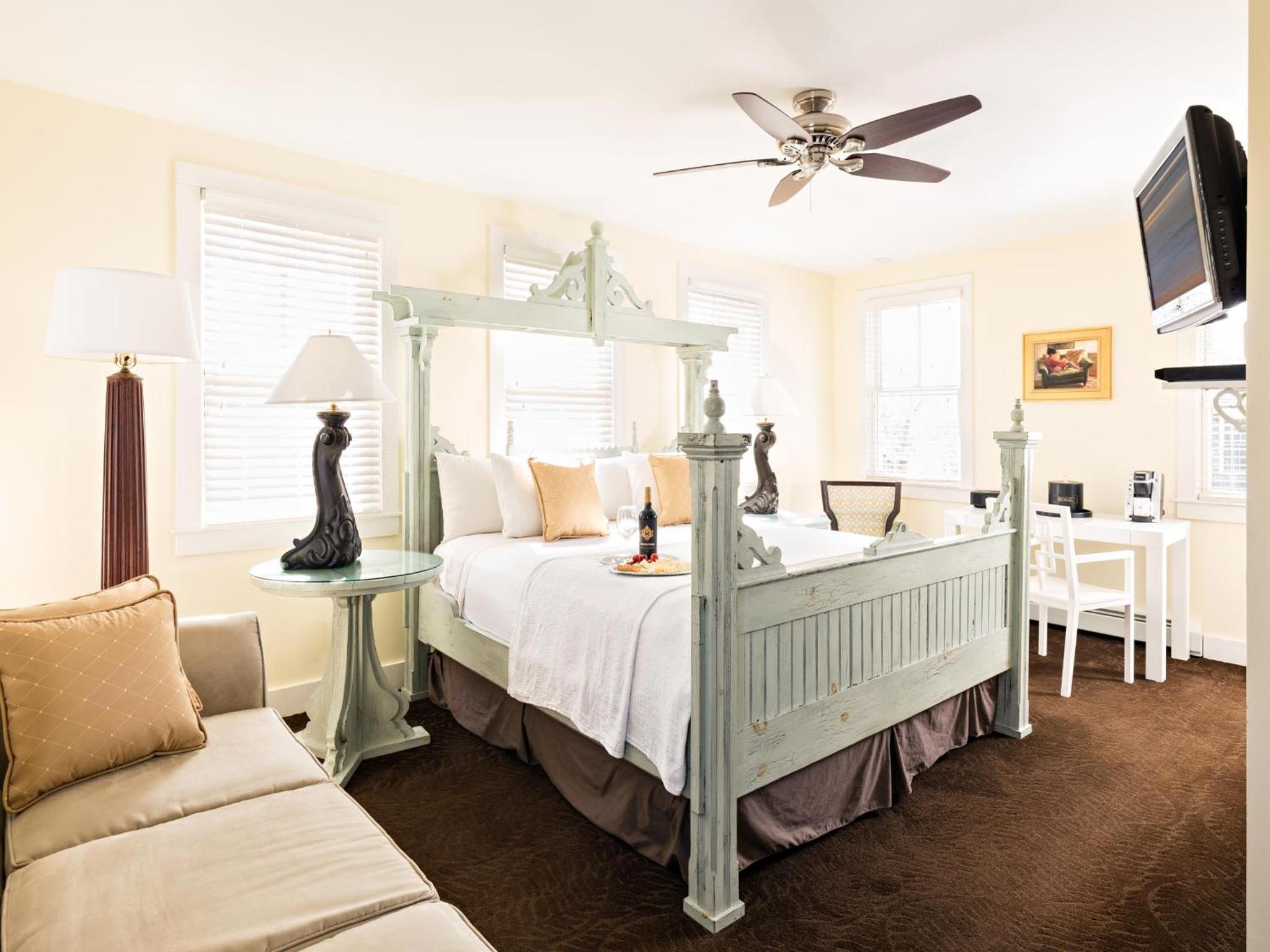Brass Key Guesthouse Adults Only