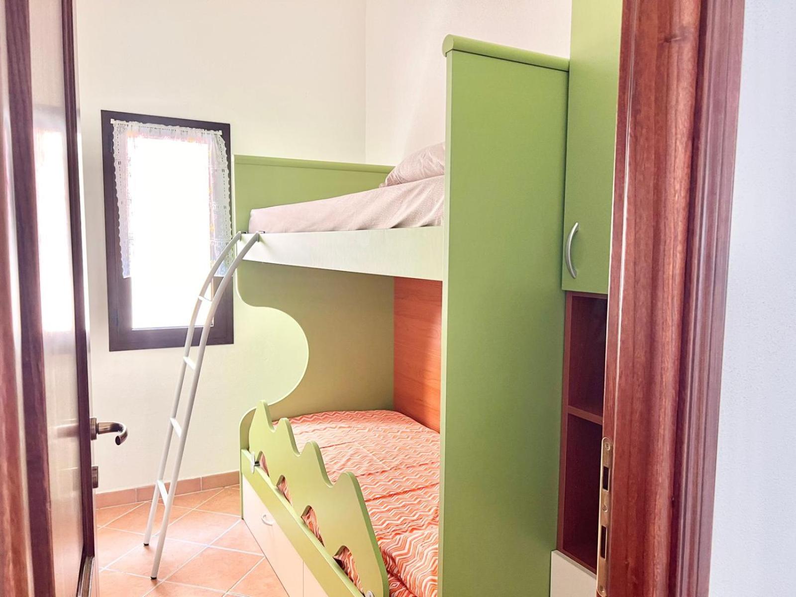 Hadley House Key to Villas
