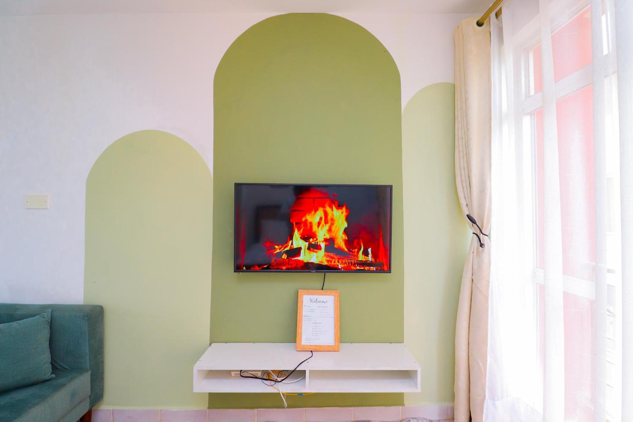 Studio bnb Apartment along Ngong Road, Racecourse Gardens with Free Parking and Netflix, Thee White House view 5
