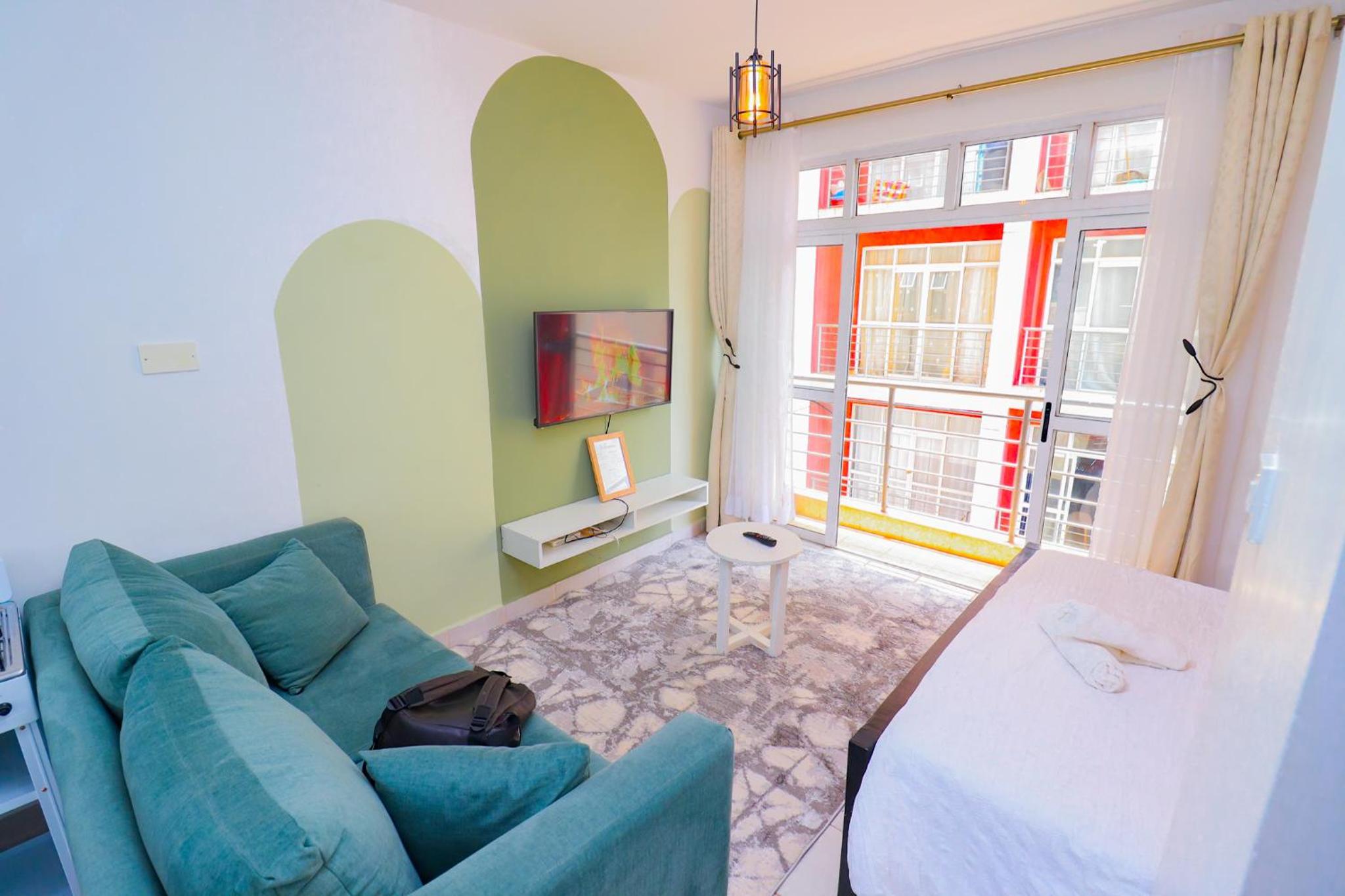 Studio bnb Apartment along Ngong Road, Racecourse Gardens with Free Parking and Netflix, Thee White House view 4