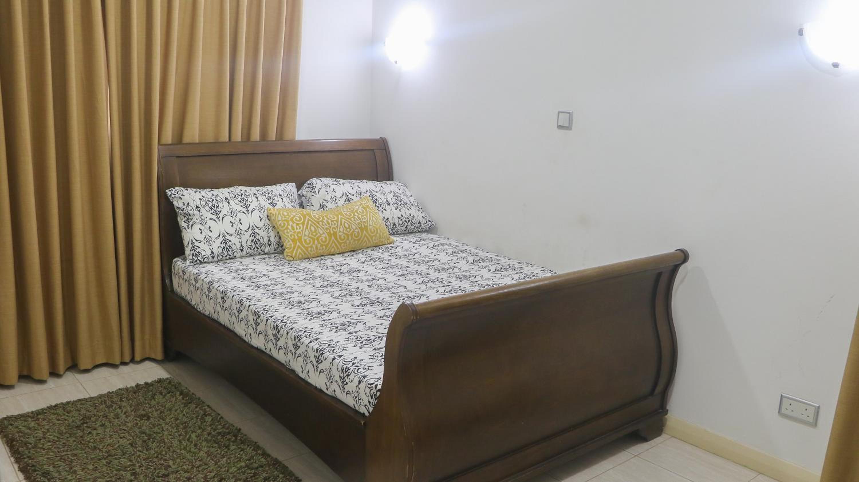 Palm Court Apartment
