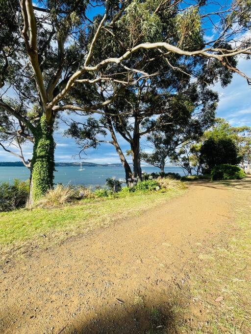 The Captain's Quarters - Orford Beach & Spa Retreat