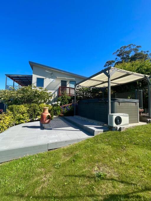 The Captain's Quarters - Orford Beach & Spa Retreat