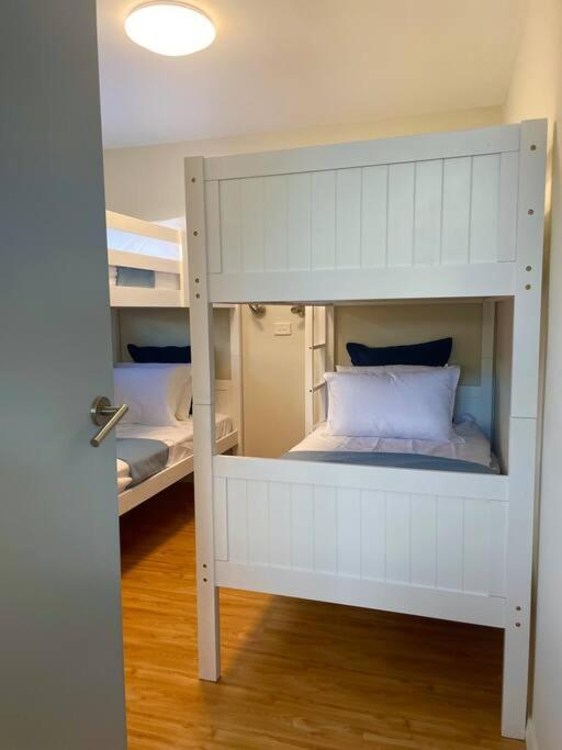 The Captain's Quarters - Orford Beach & Spa Retreat