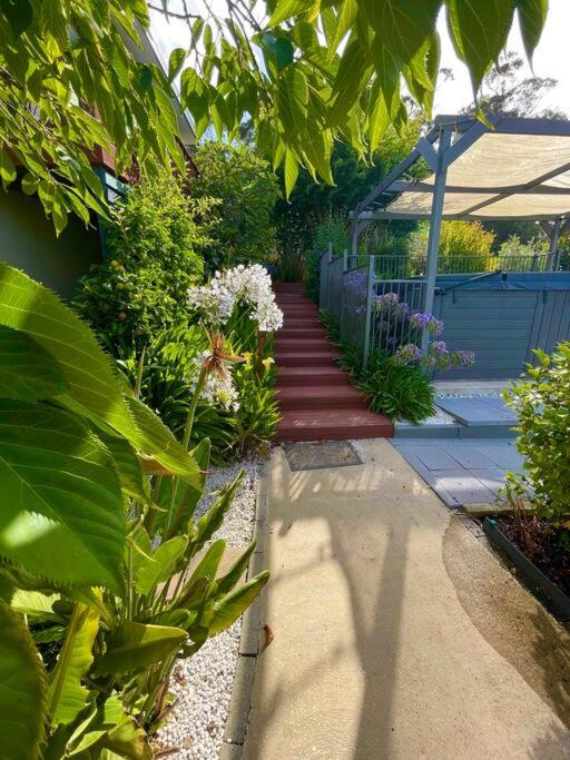The Captain's Quarters - Orford Beach & Spa Retreat