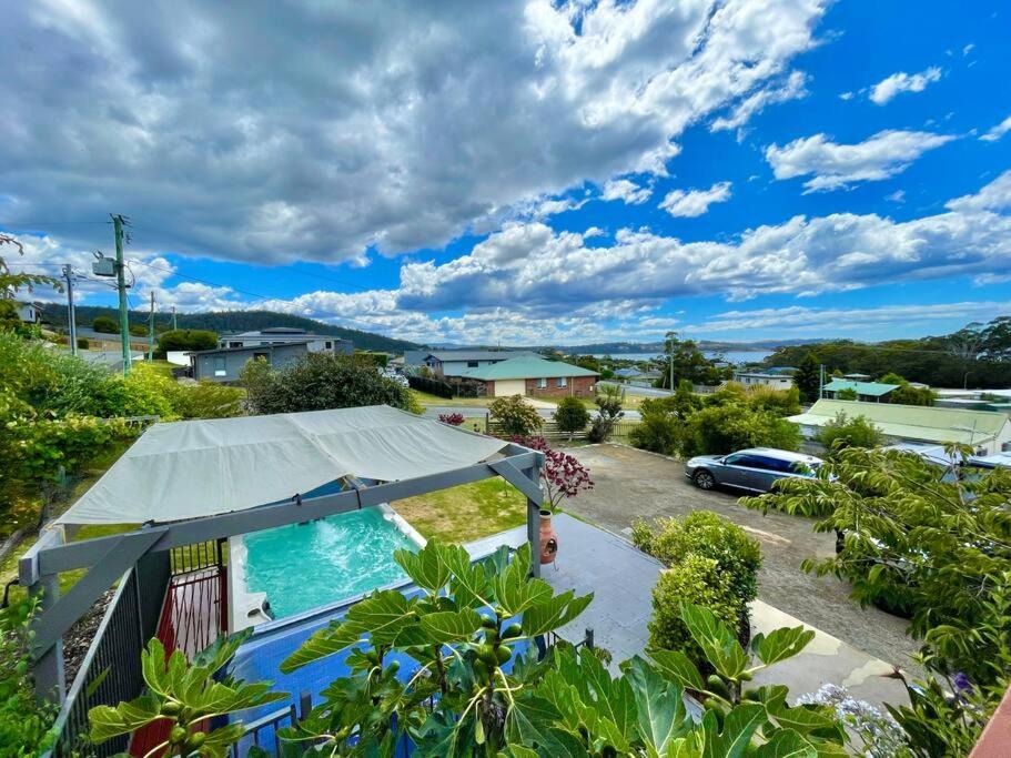 The Captain's Quarters - Orford Beach & Spa Retreat