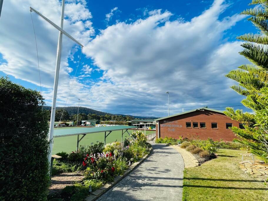 The Captain's Quarters - Orford Beach & Spa Retreat