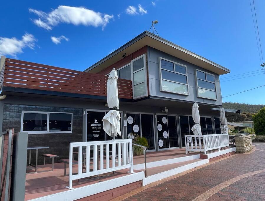 The Captain's Quarters - Orford Beach & Spa Retreat