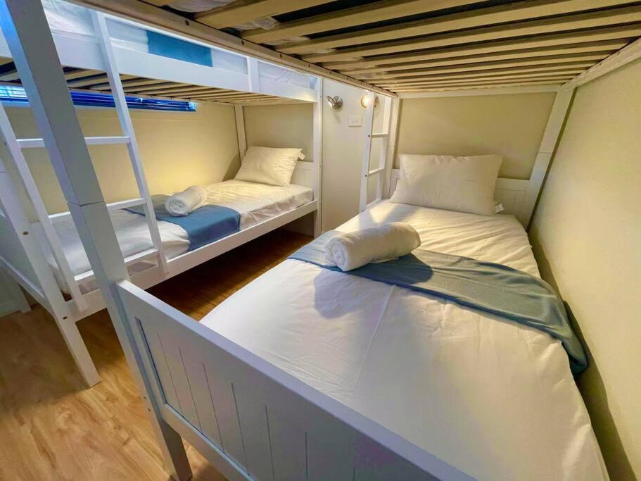 The Captain's Quarters - Orford Beach & Spa Retreat