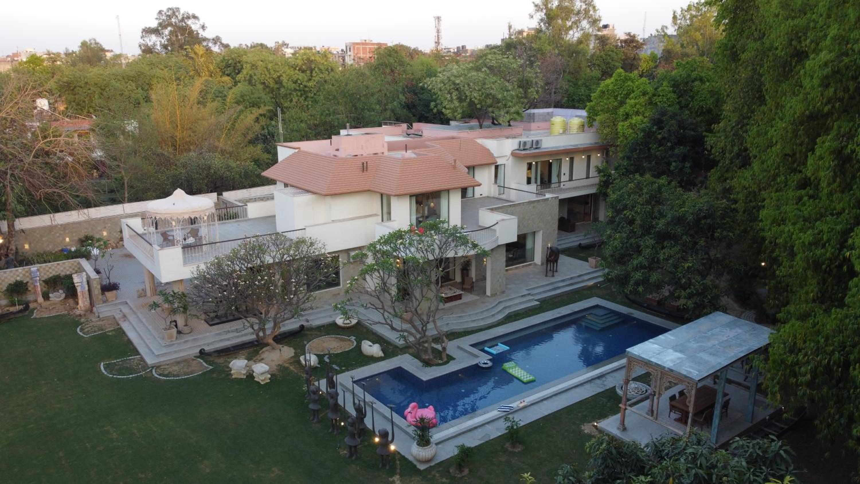 ELIVAAS Oasis - Luxe 6 BHK with Pvt Pool view 5