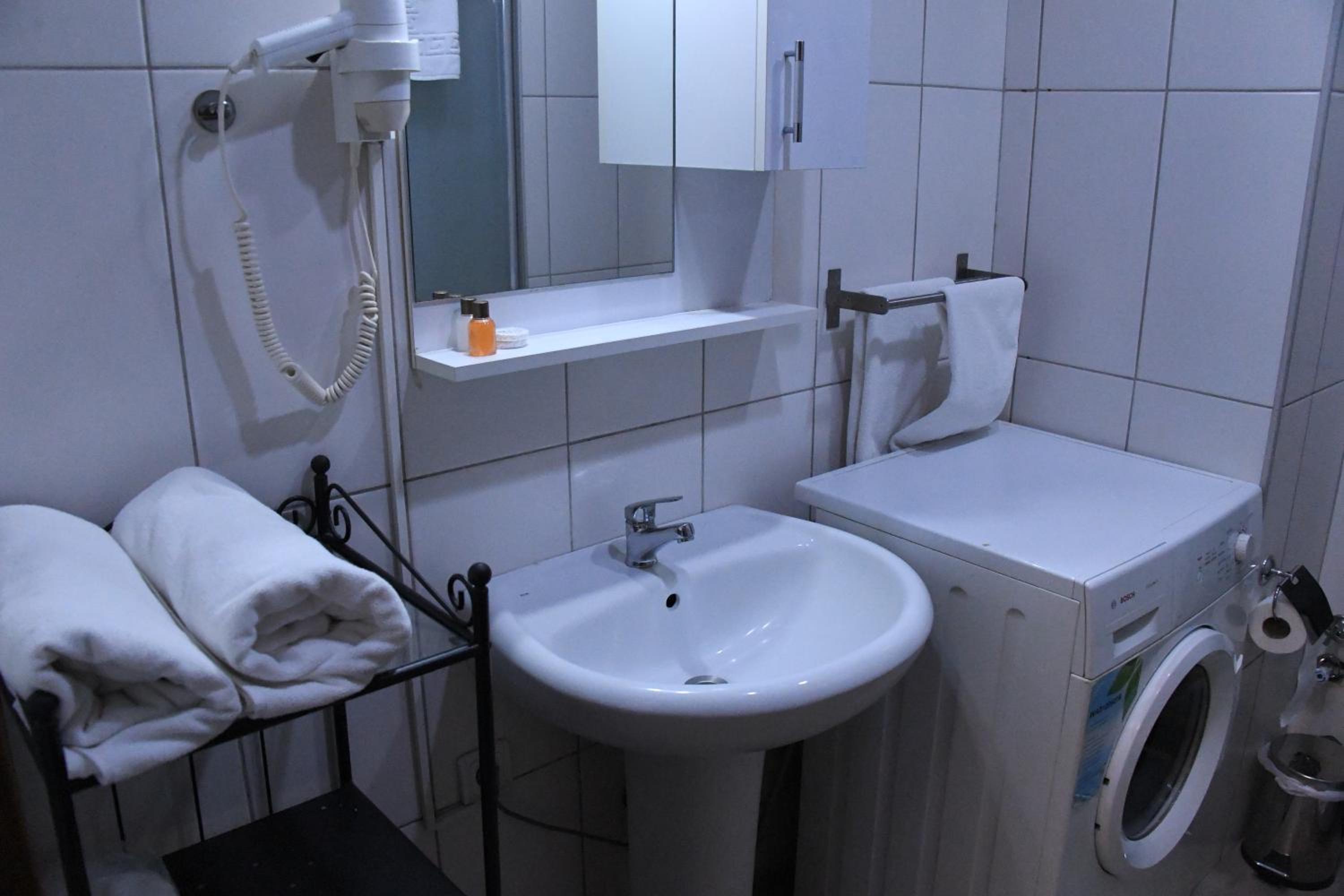 A Hotels & Suite - Image 33