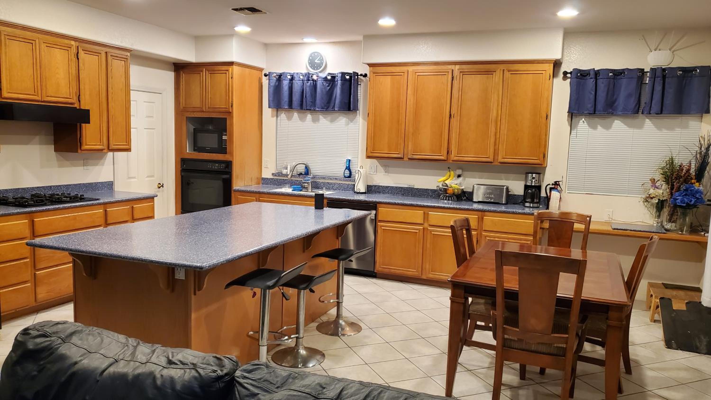 Luxury 2 Bedroom 1 Bath Fully Private view 2