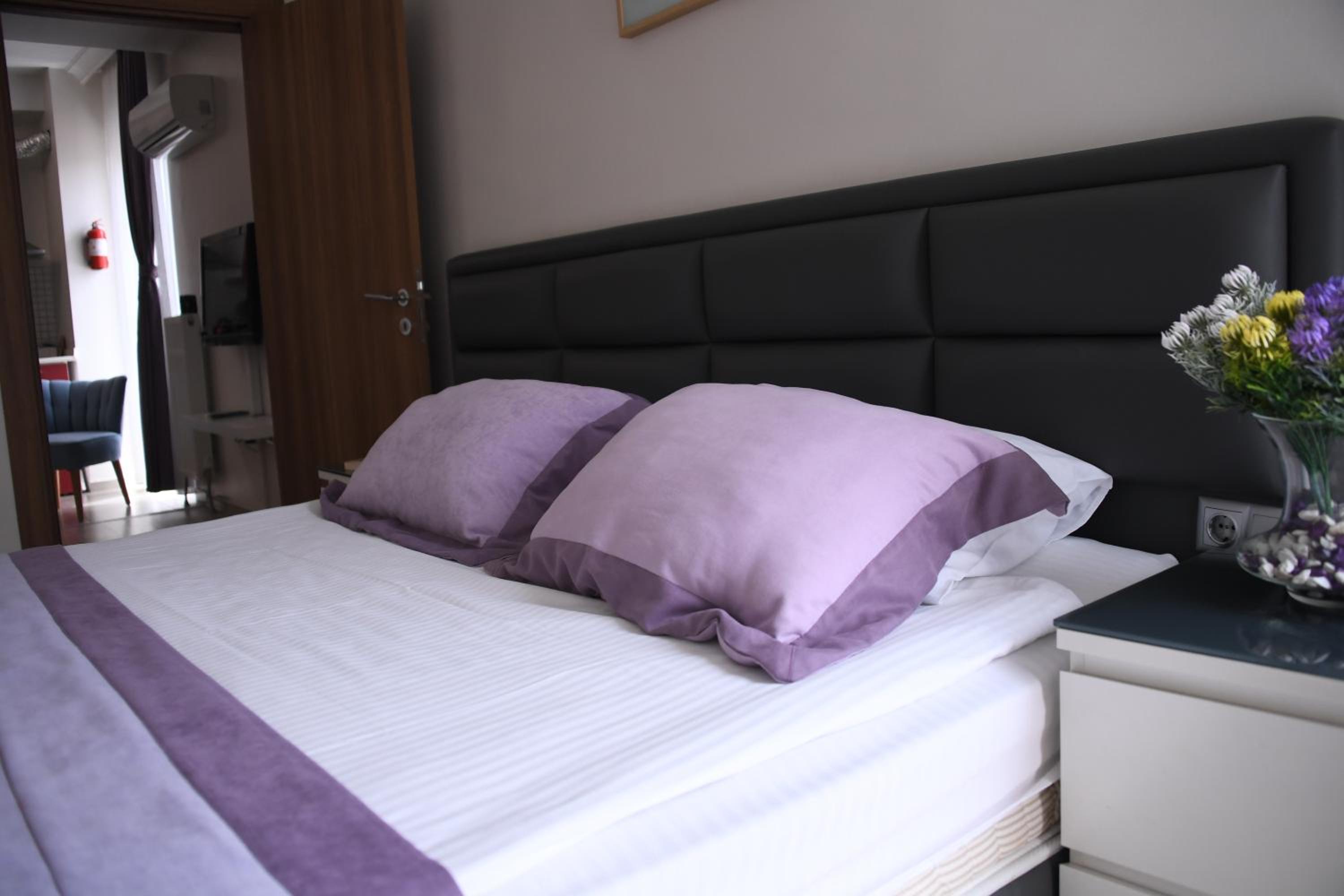 A Hotels & Suite - Image 18