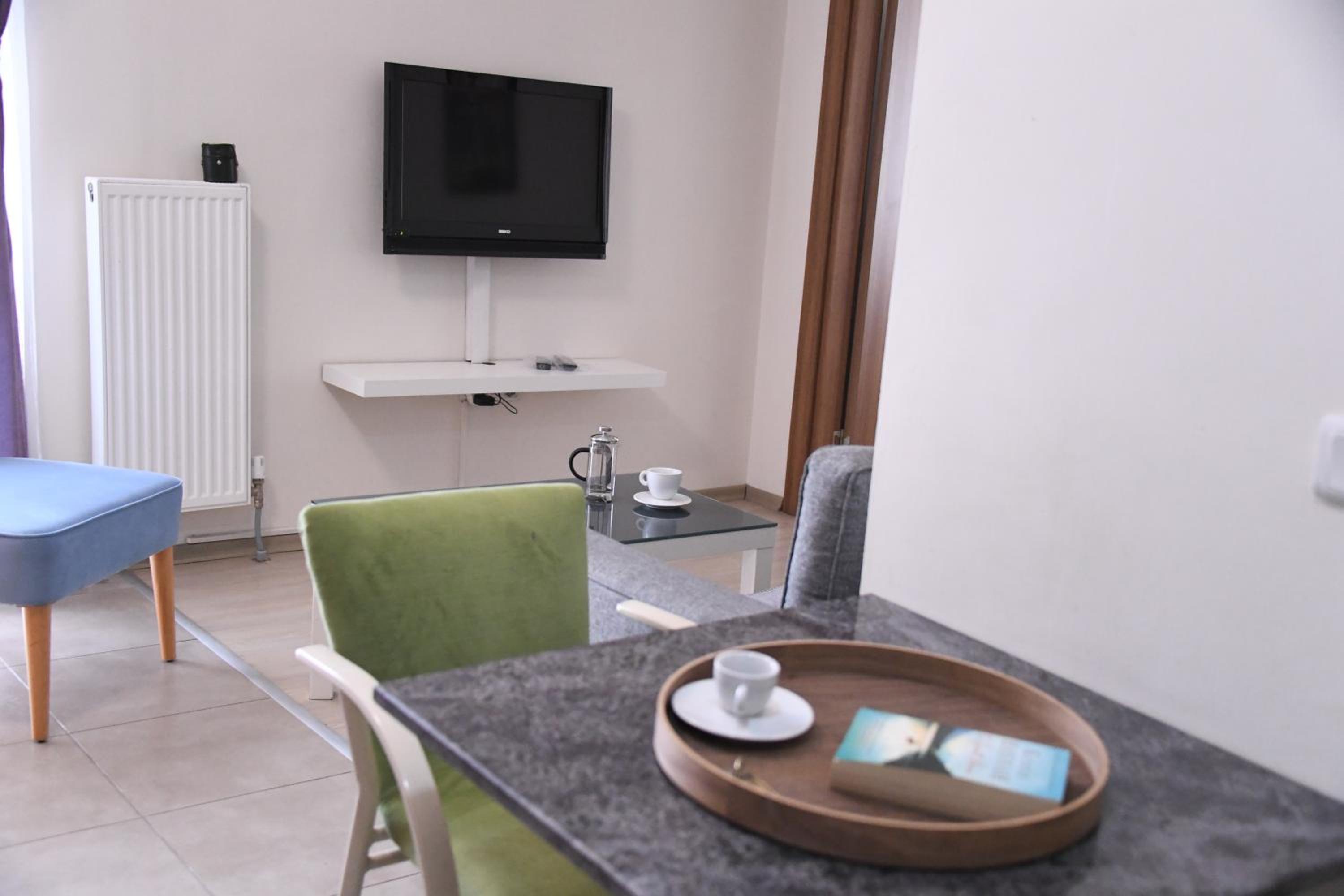 A Hotels & Suite - Image 22