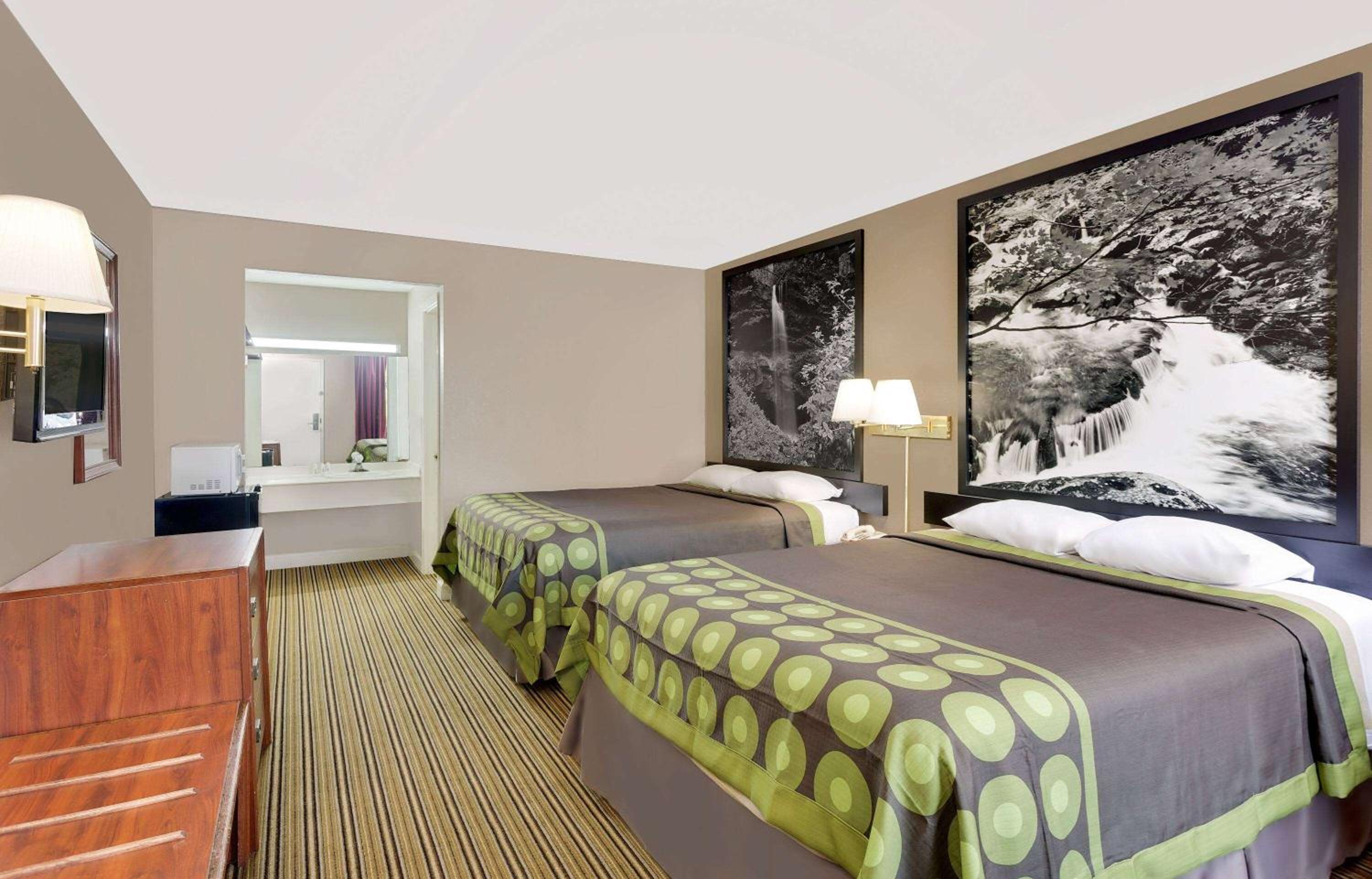 Super 8 by Wyndham Athens view 4