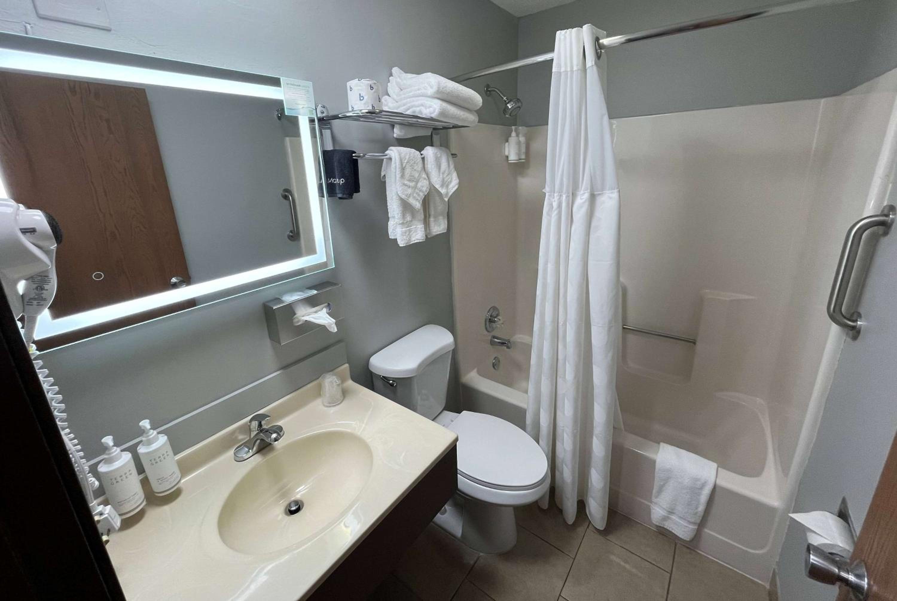 Emporia Vacations - Super 8 by Wyndham Emporia - Property Image 15