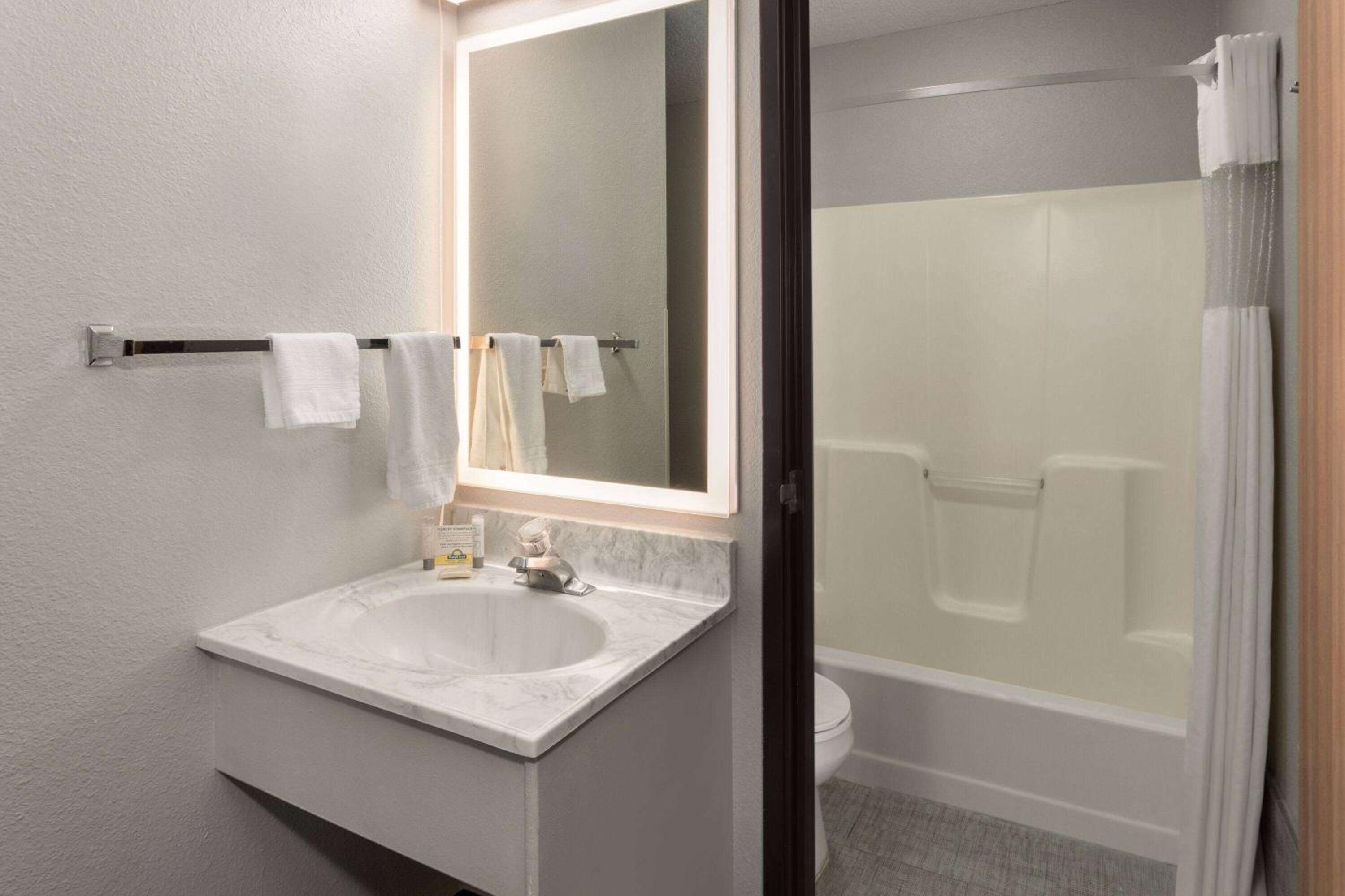 Ogallala Vacations - Days Inn by Wyndham Ogallala - Property Image 6