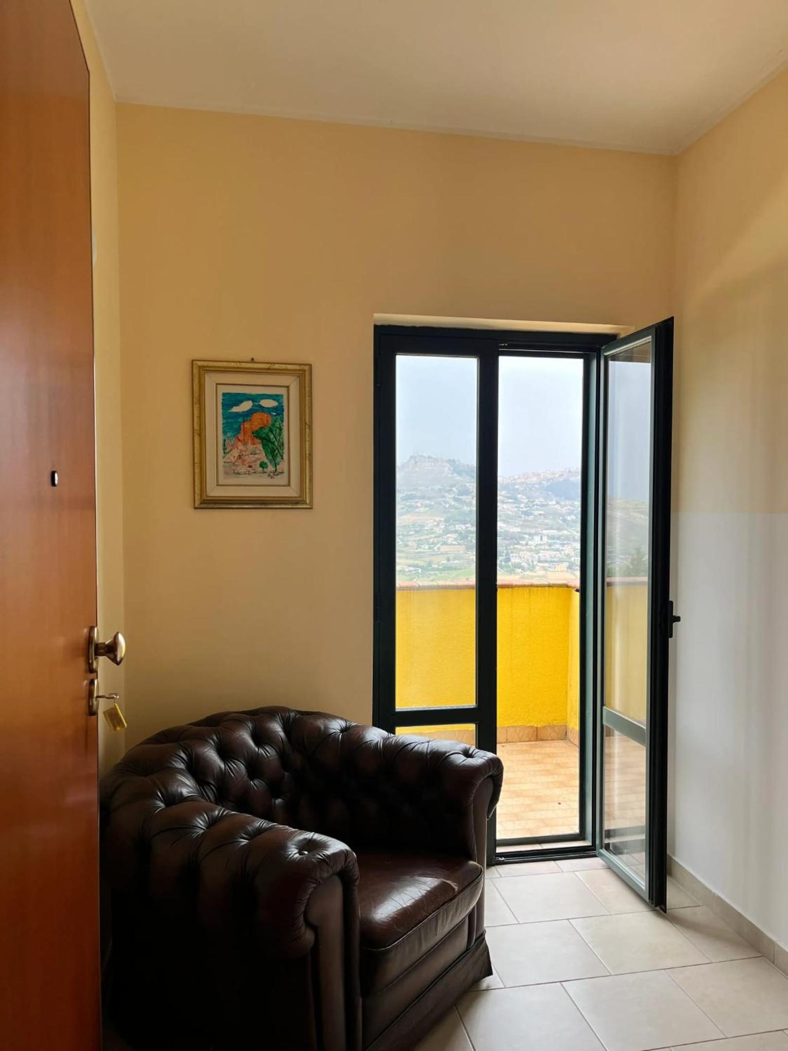 Refined Villa in Enna with Private Pool