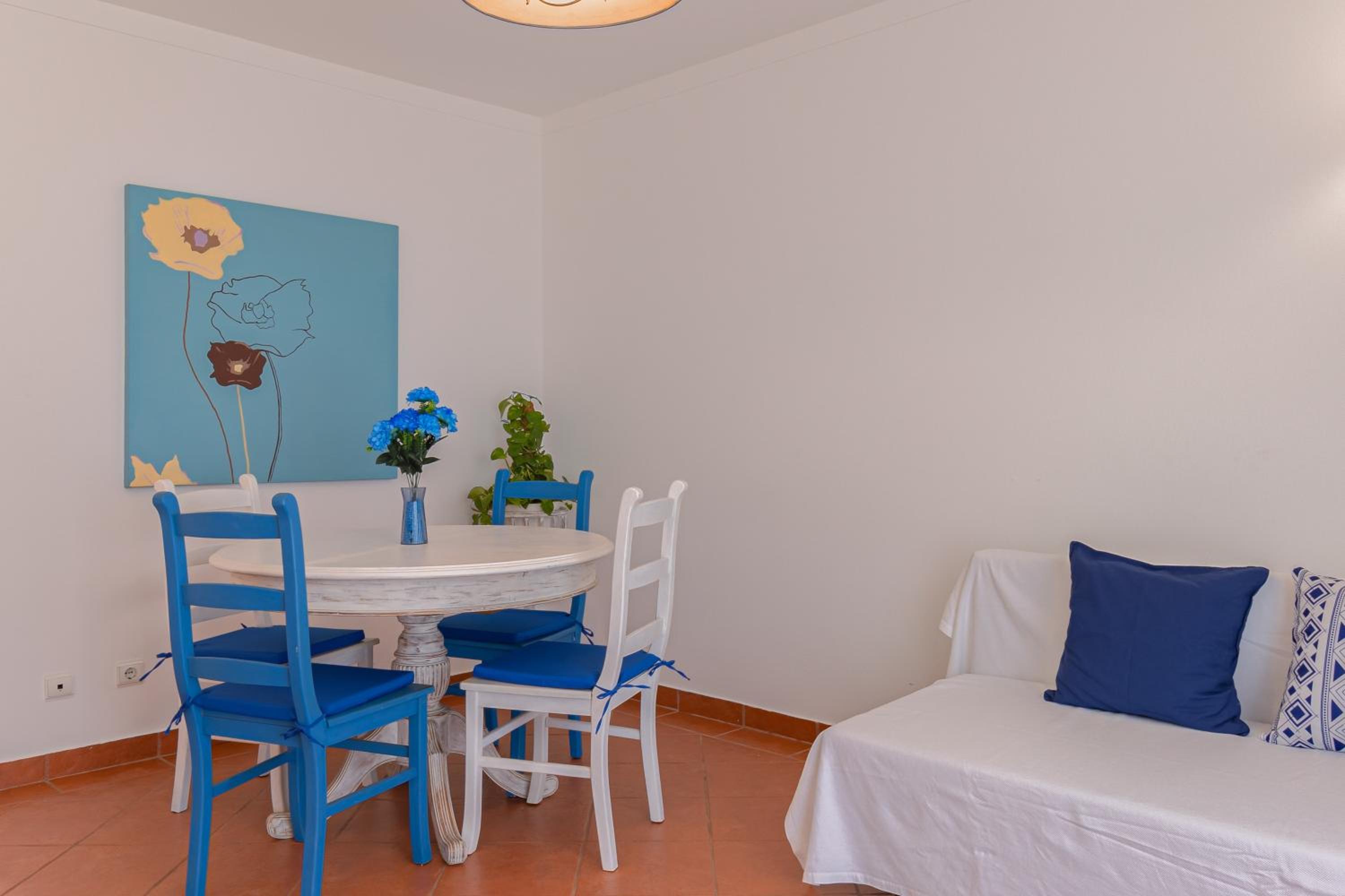 Seashell Henriques residence ll