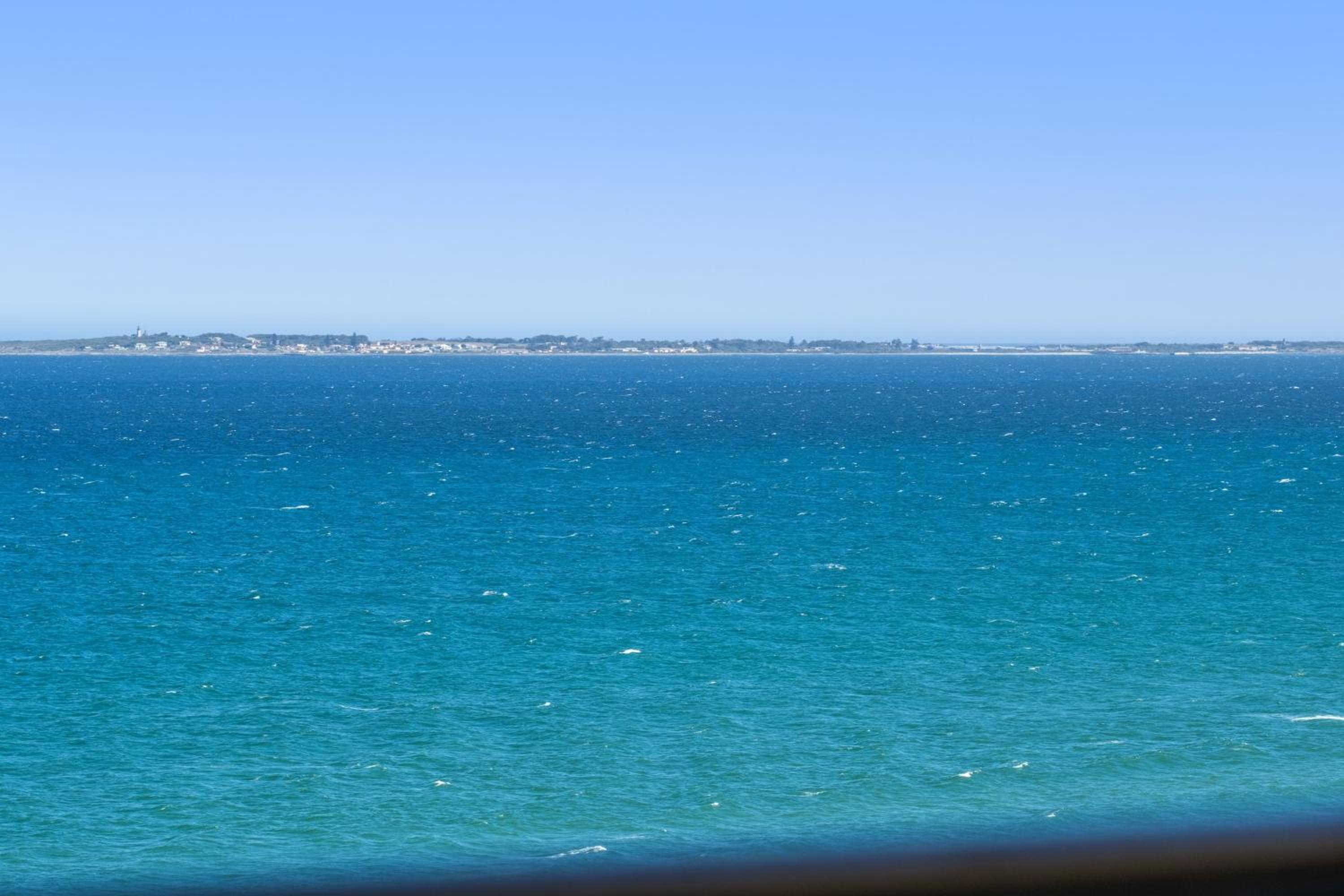 The Waves 1002 view 5