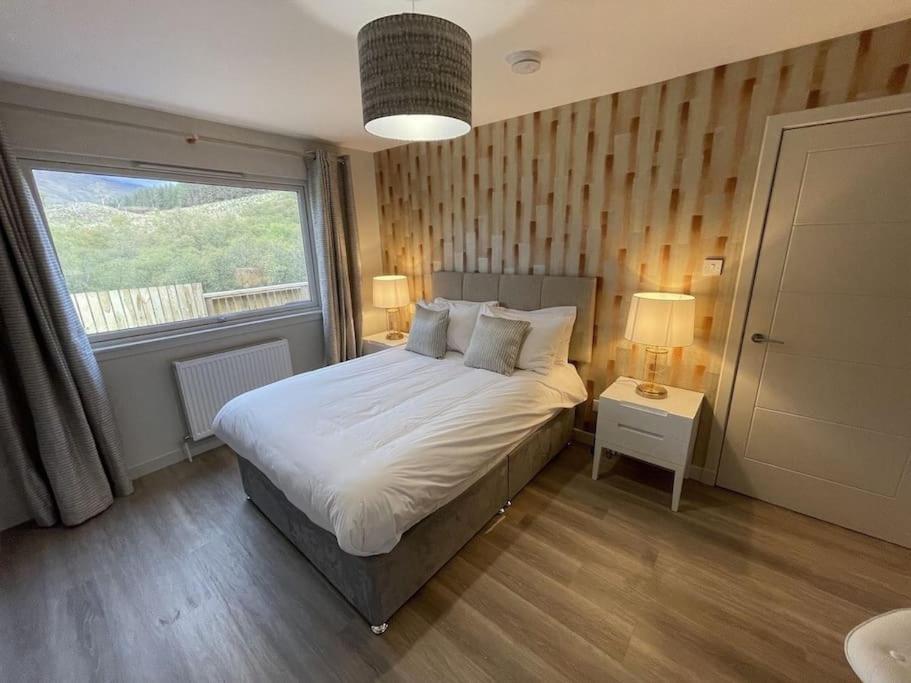 Blue Fire - Luxury Lodge - Hot Tub - Stunning View - The Etive Estate
