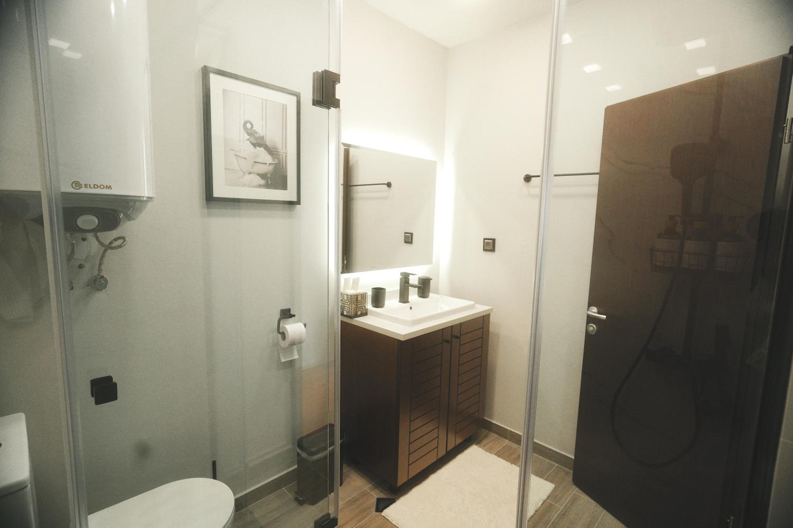 Golden Sands - Two Bedroom apartment on the beach