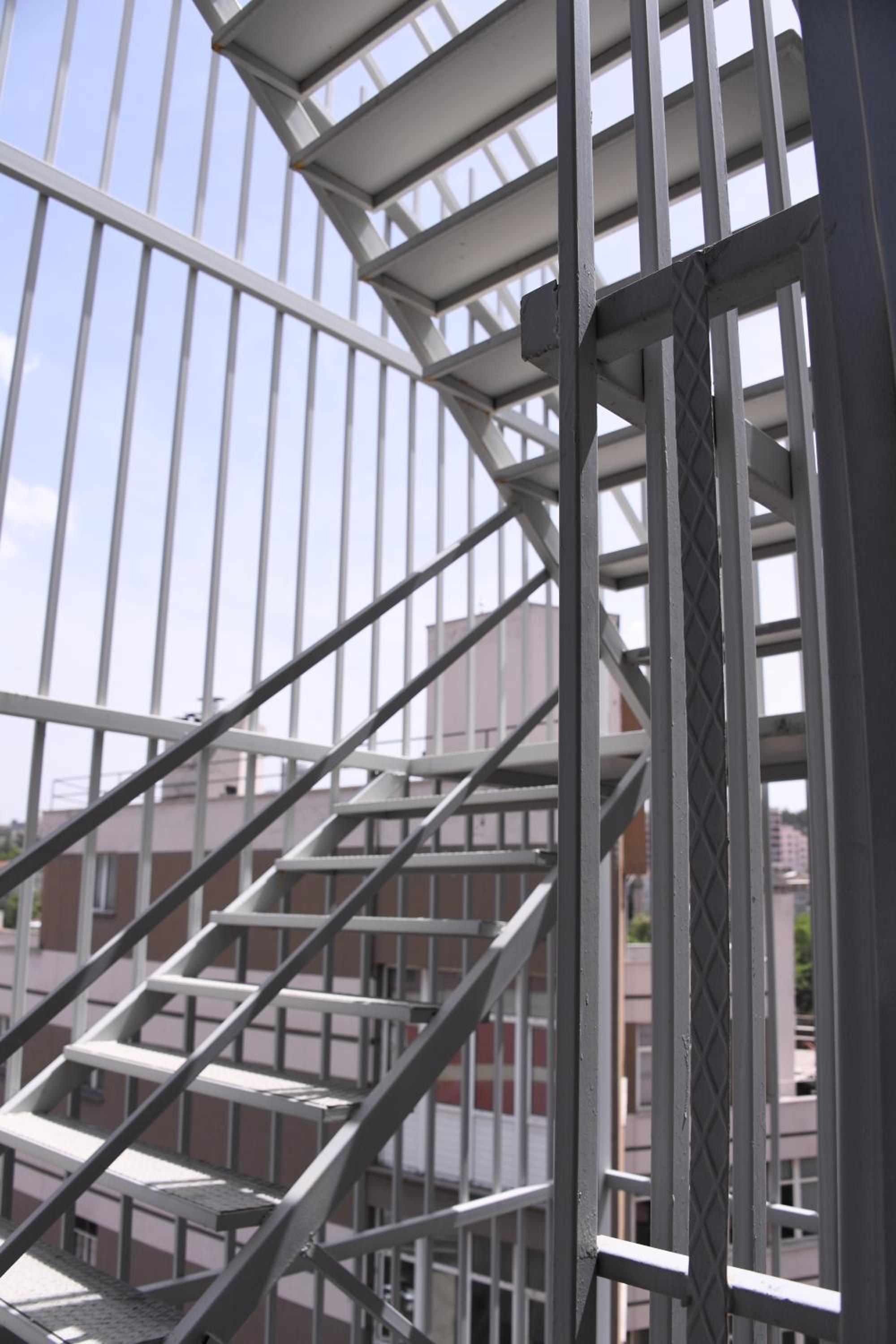 A Hotels & Suite - Image 10