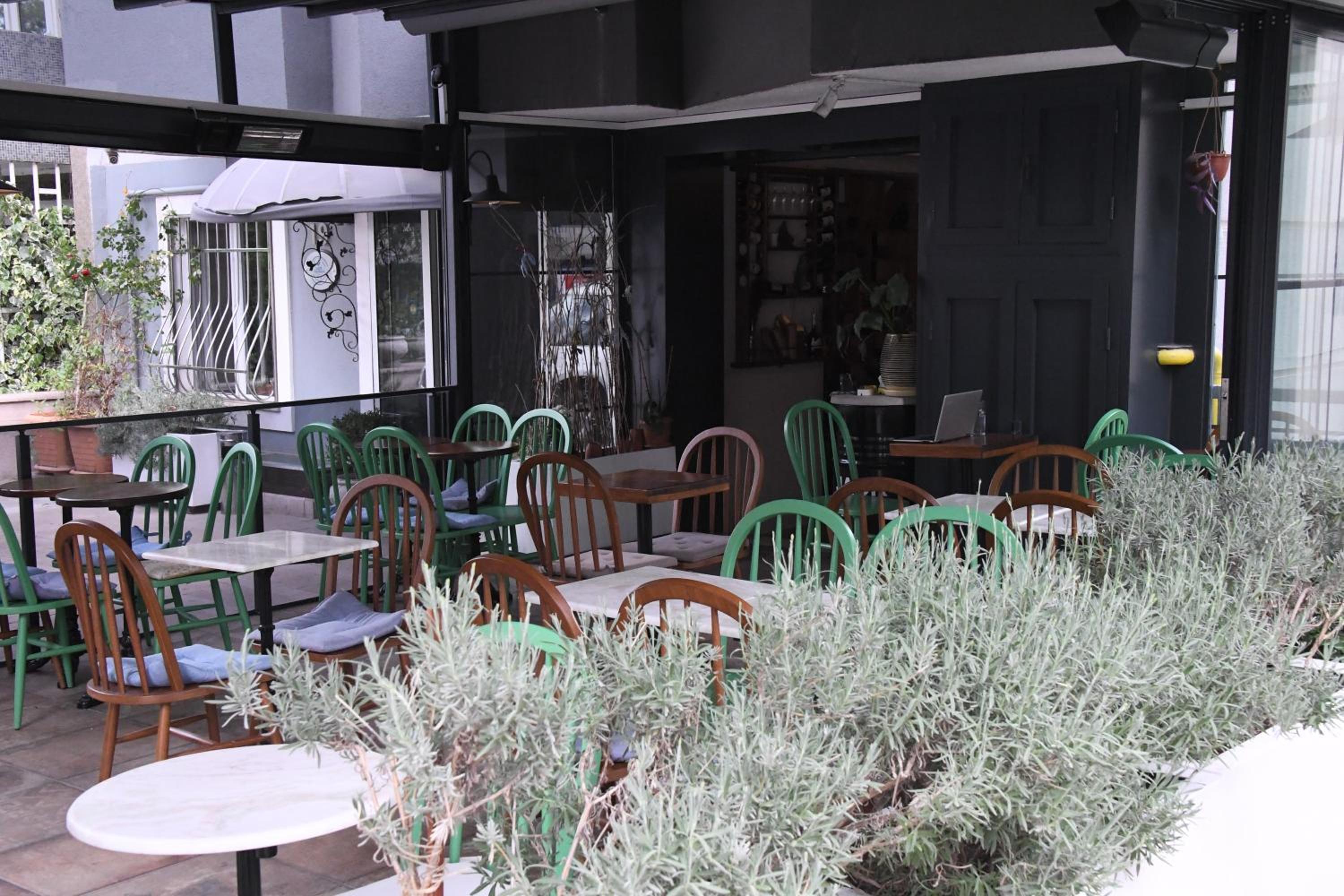 A Hotels & Suite - Image 69