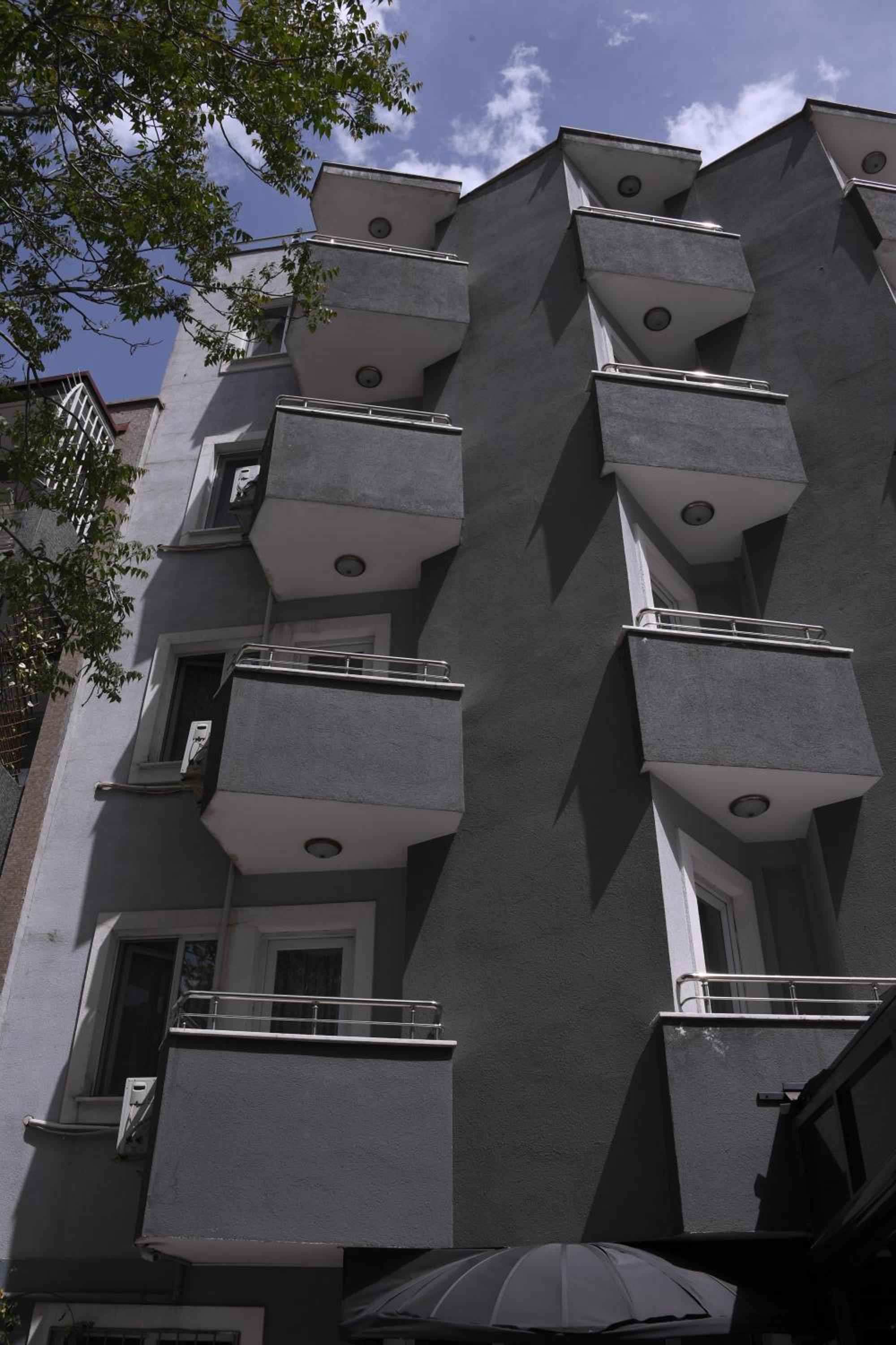 A Hotels & Suite - Image 5