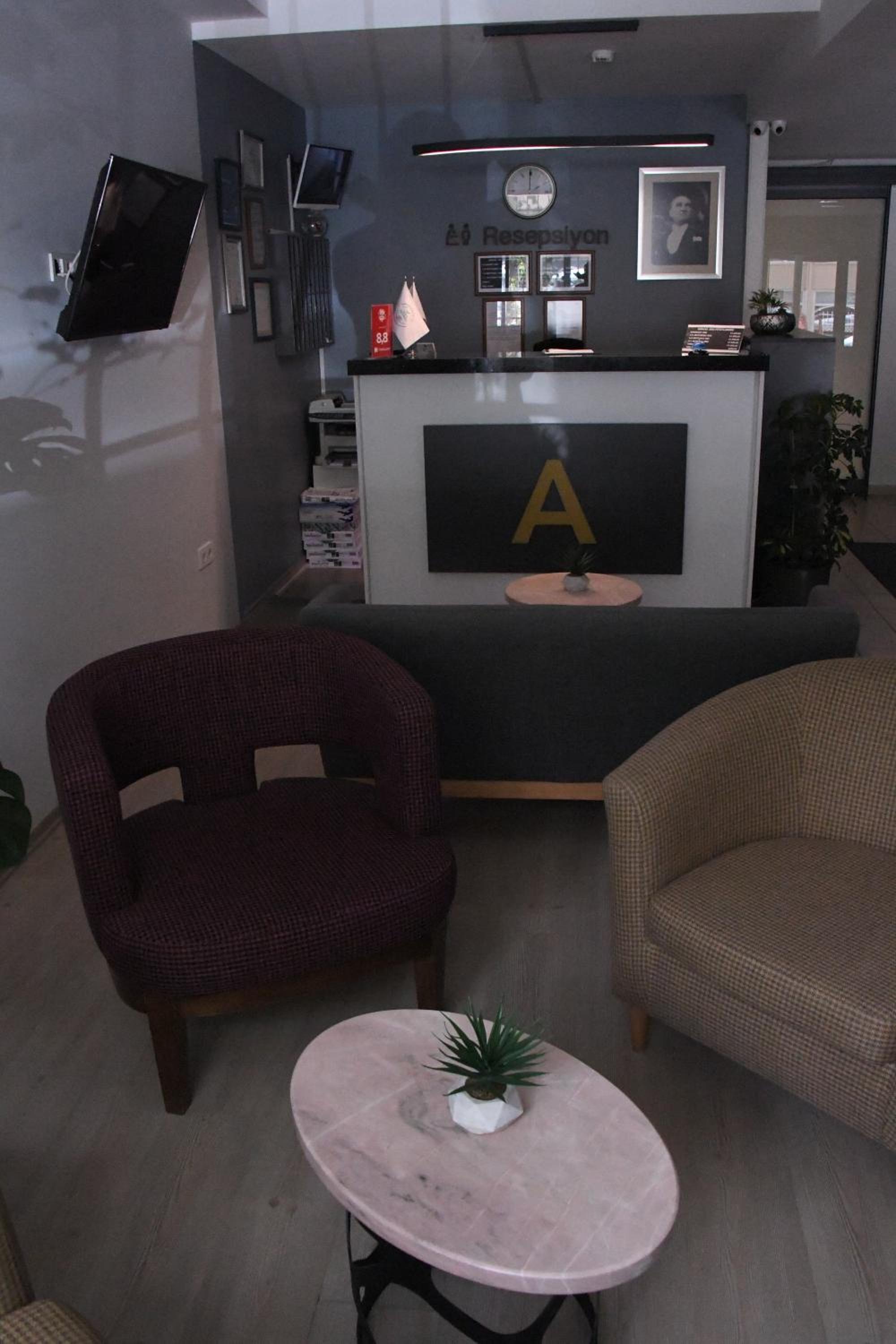 A Hotels & Suite - Image 13