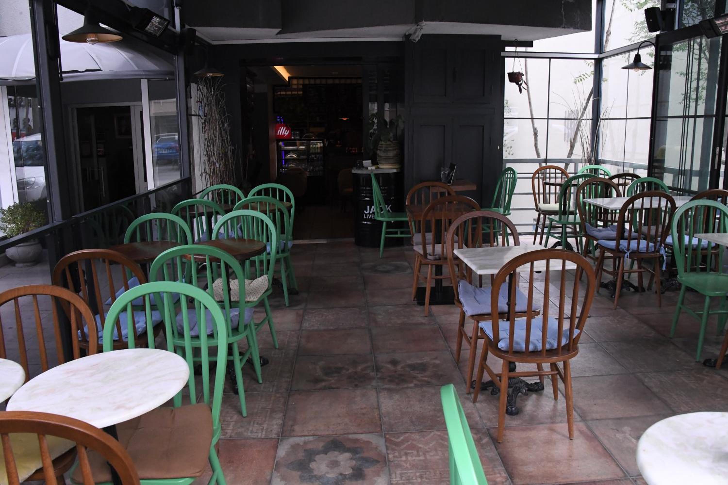 A Hotels & Suite - Image 15