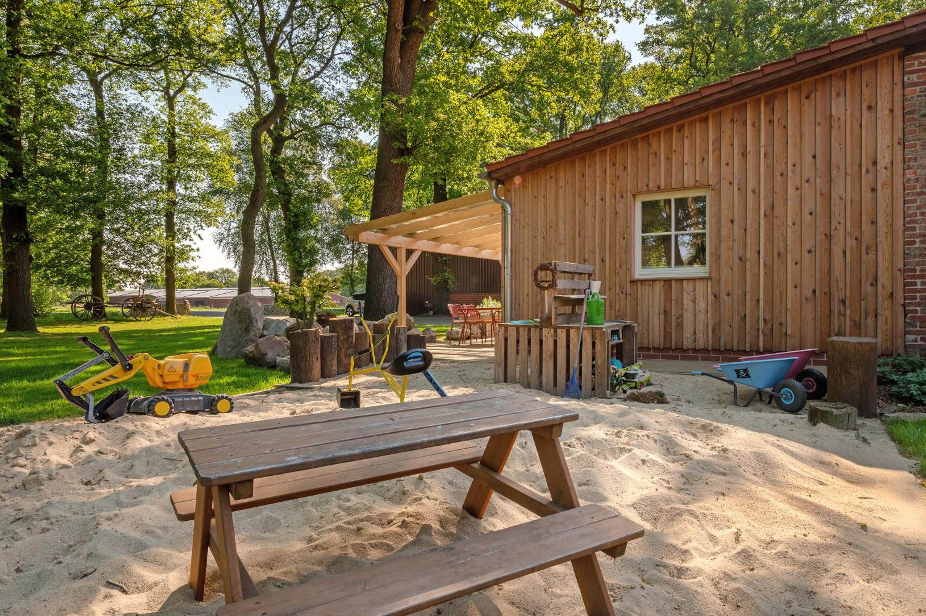 Eichengeflüster Waldhütte