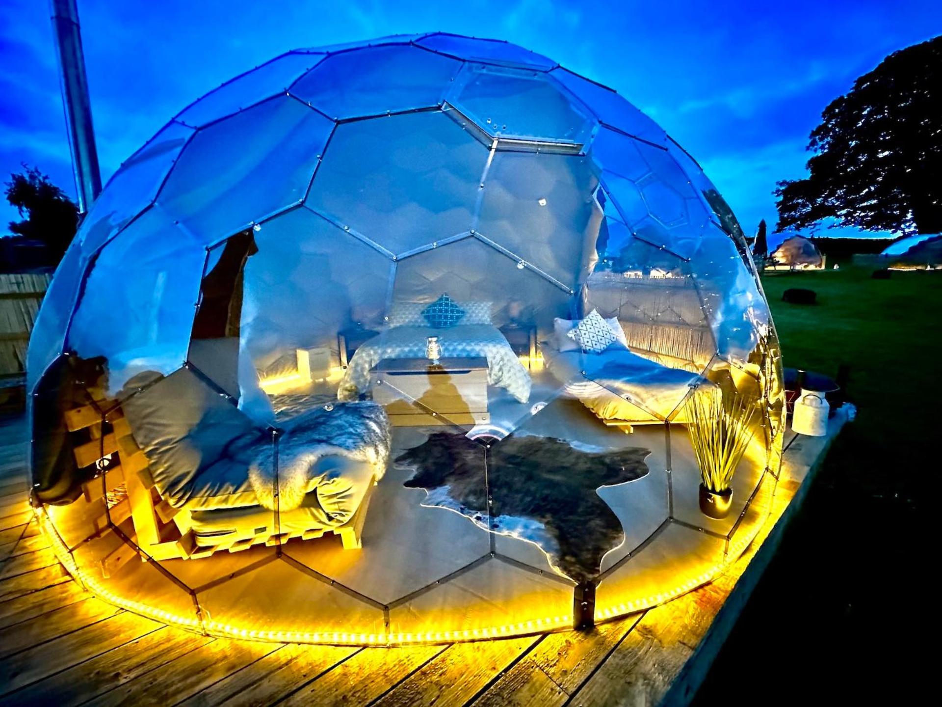 Deerstone Glamping-Boulsworth Hill Dome Hot tub