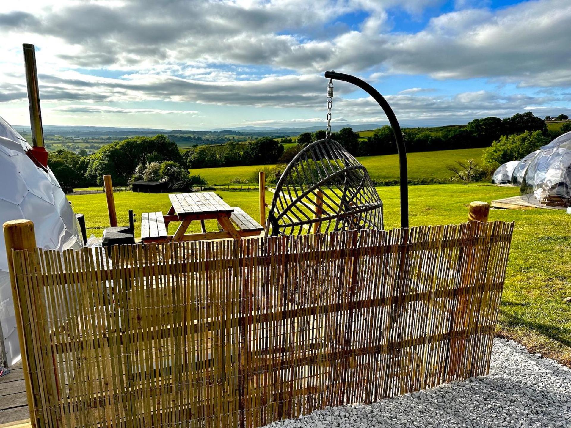 Deerstone Glamping-Boulsworth Hill Dome Hot tub