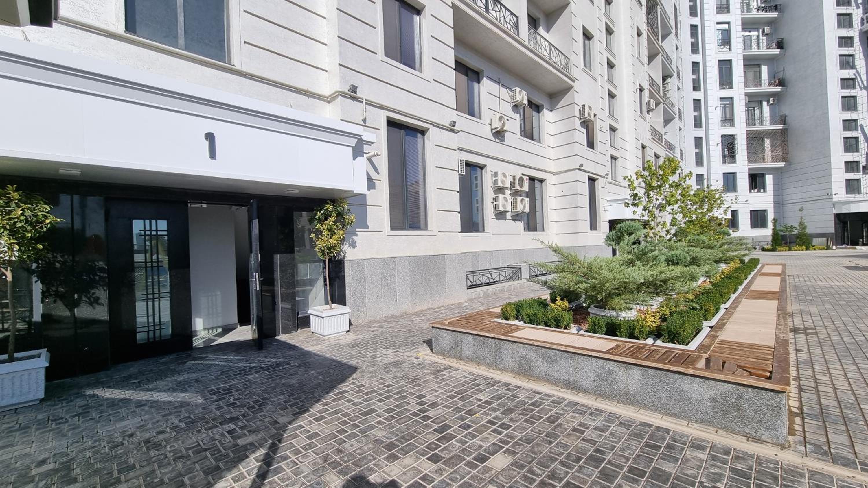 LaMinor Terrace
