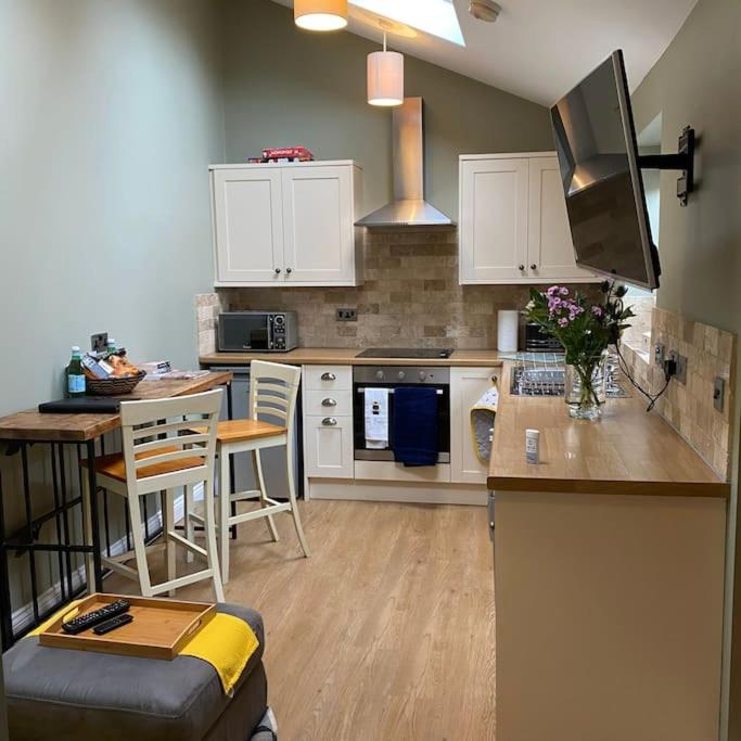 Entire ground floor flat view 4