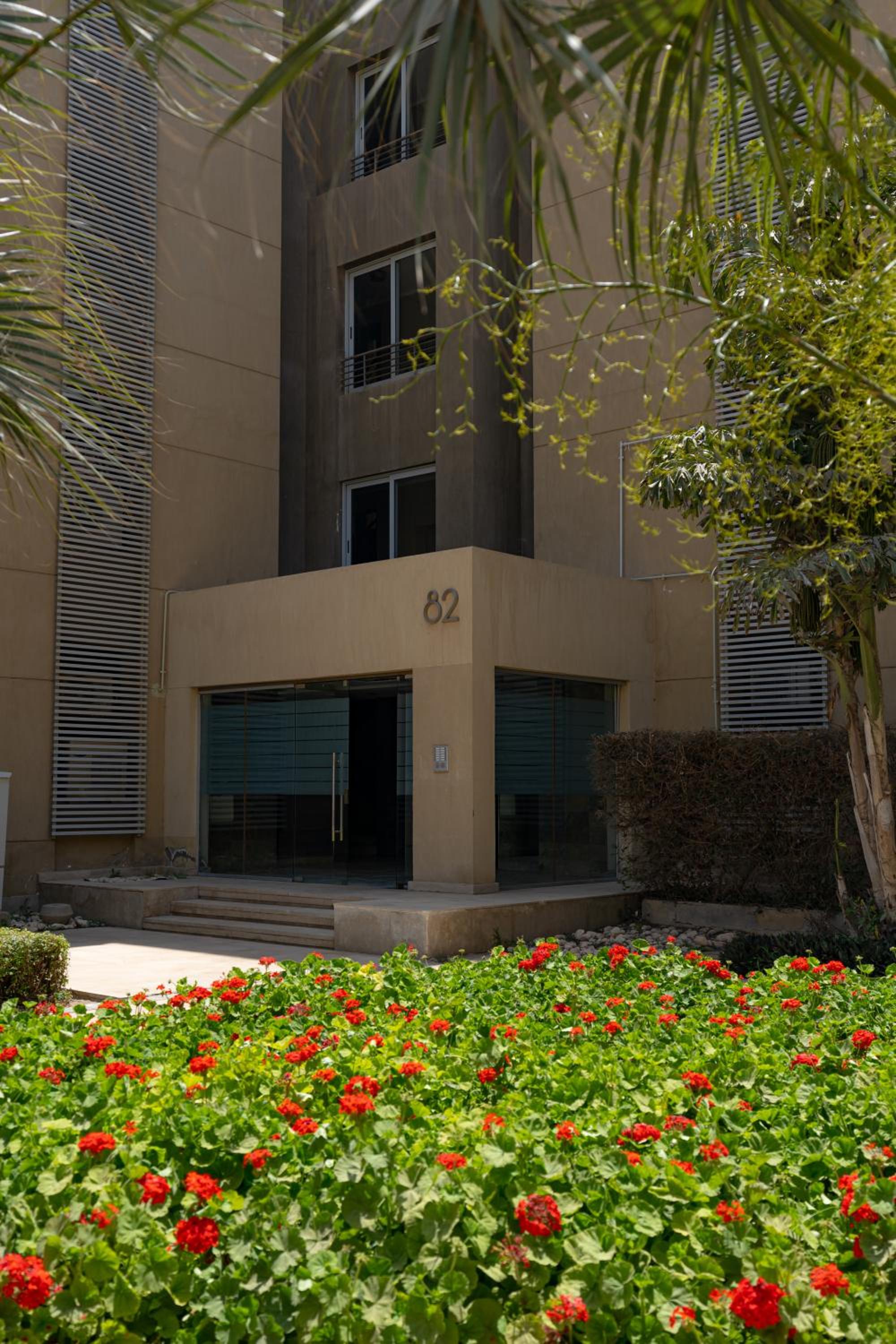 VIZIT Studio Near Arkan Plaza