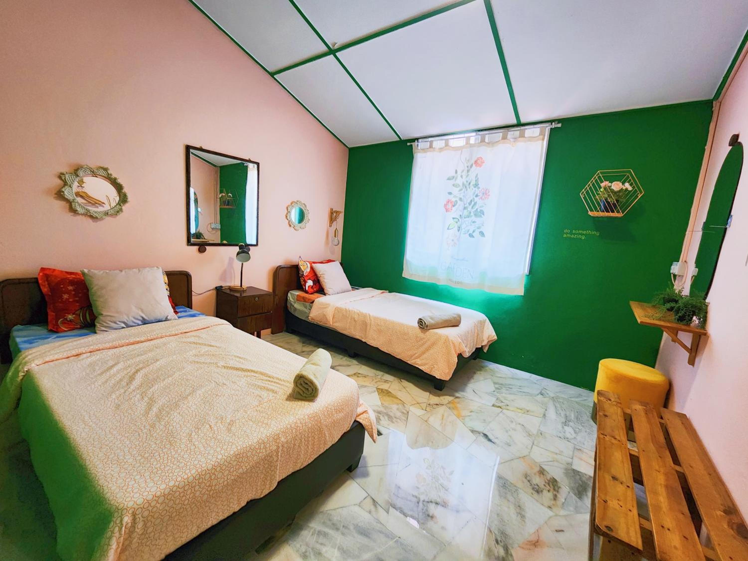 Ipoh Station 18, 4 Bedroom Rainforest LOFT 1 Depan AEON Homestay