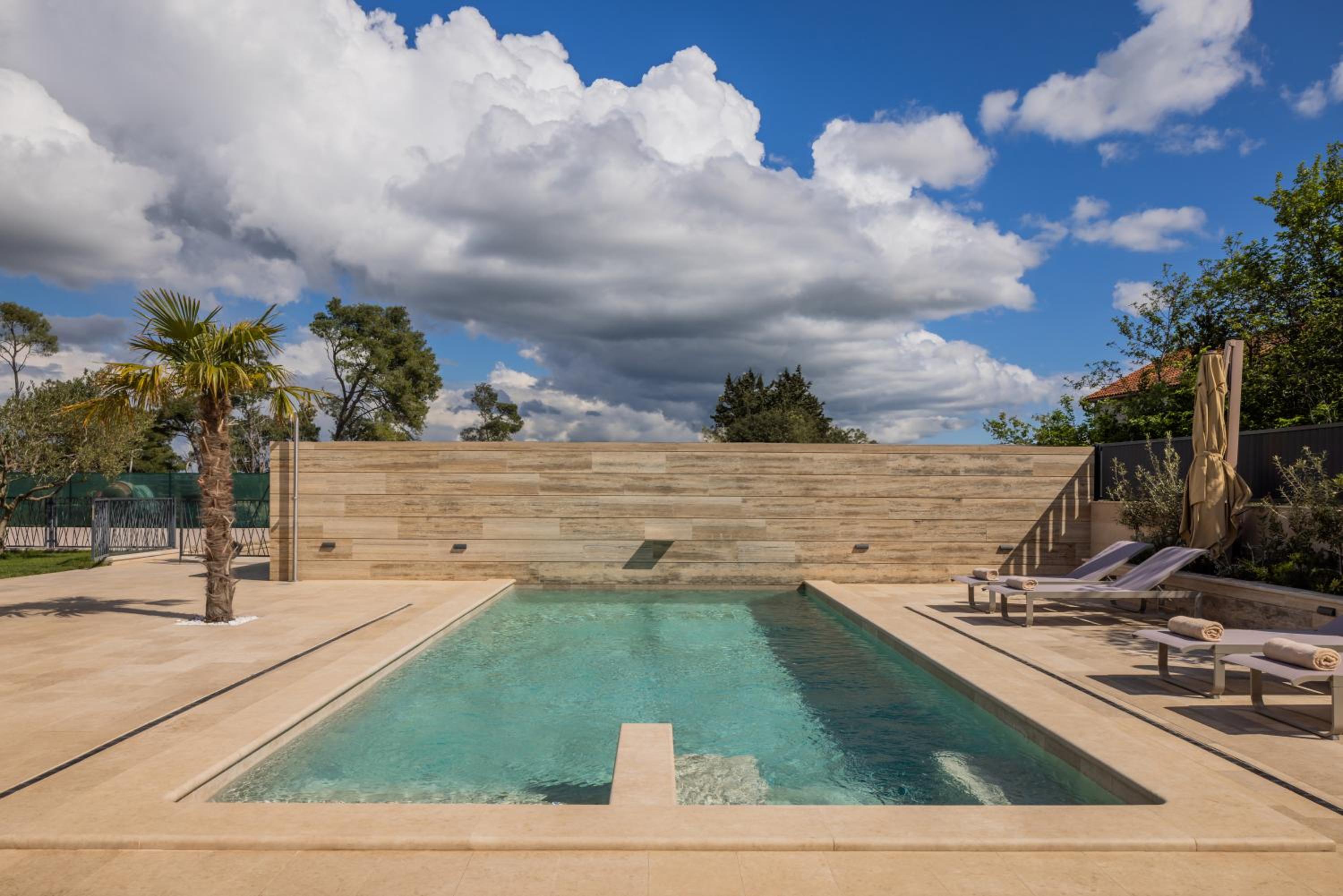 Salt and Stone Villa en Nin