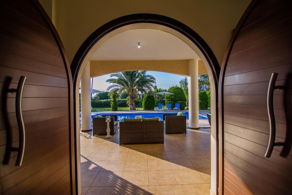 GEORGIA BEACH VILLA