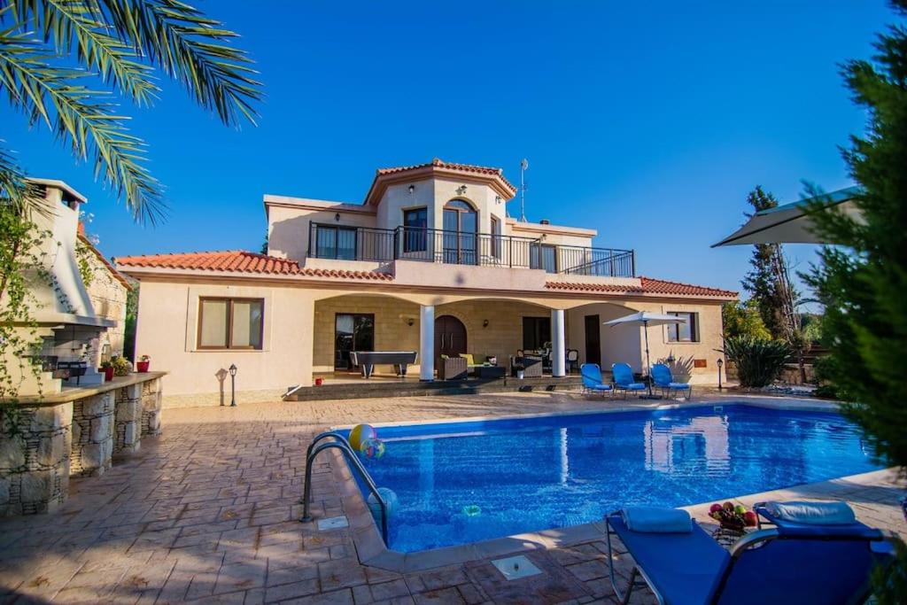 GEORGIA BEACH VILLA